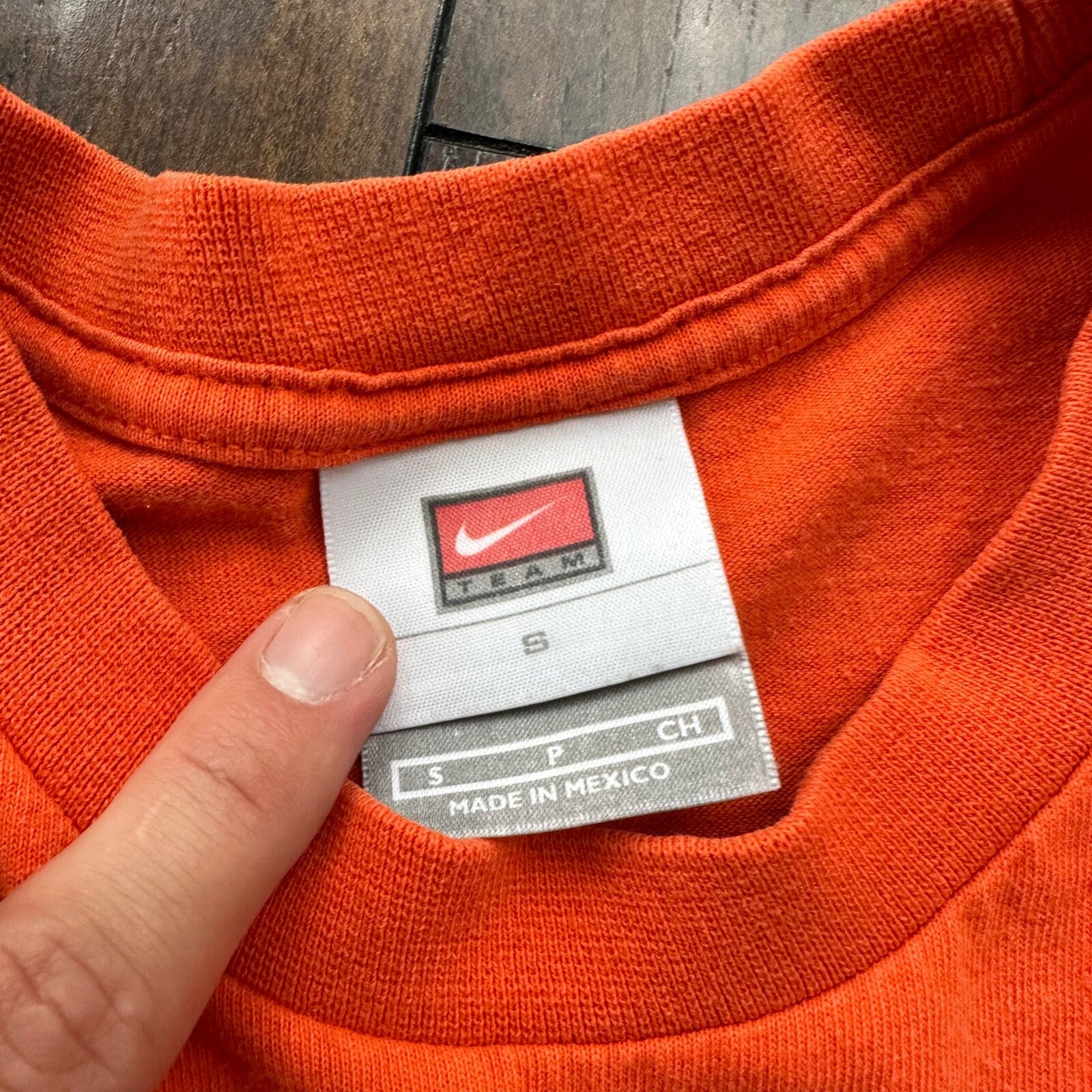 OSU Oregon State Nike Center Swoosh Vintage T Shirt Orange Y2K Beavers Football