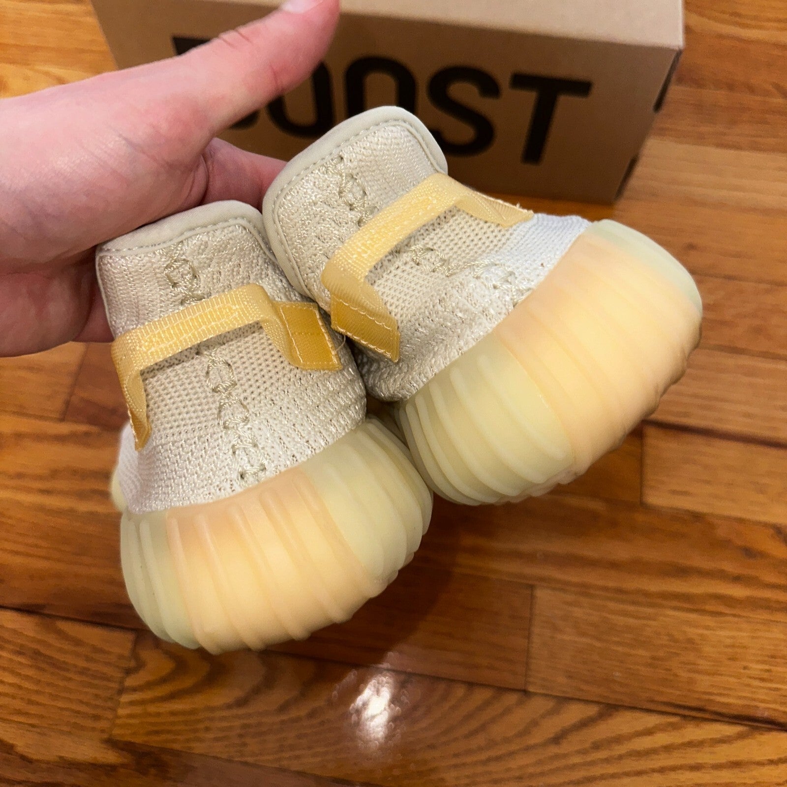Adidas Yeezy Boost 350 V2 Low Light Size 11 With Box Lightly Worn White