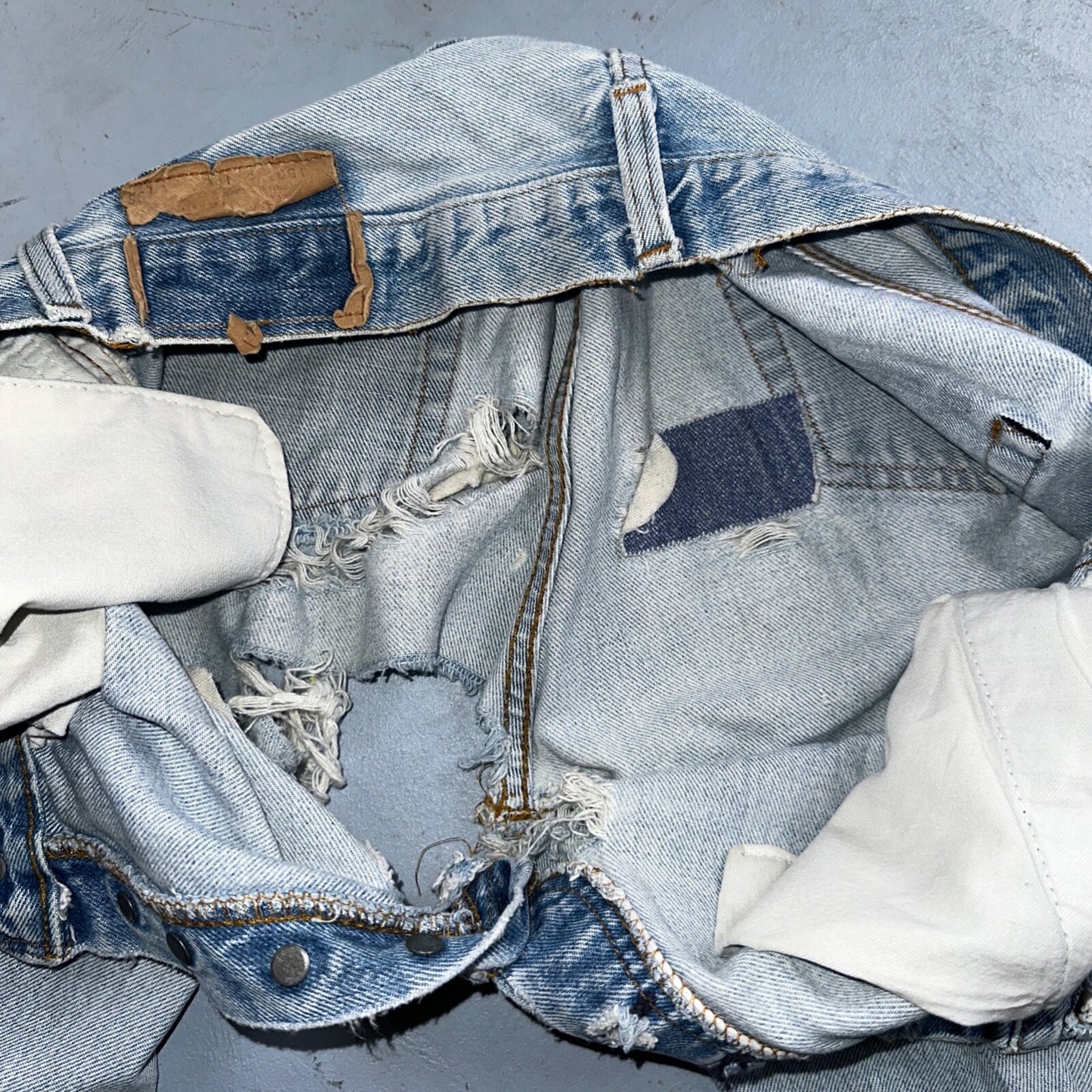 Levis 501 Vintage 80s Redline Selvedge USA XX Jeans Light Wash 30x38 Act 28x33