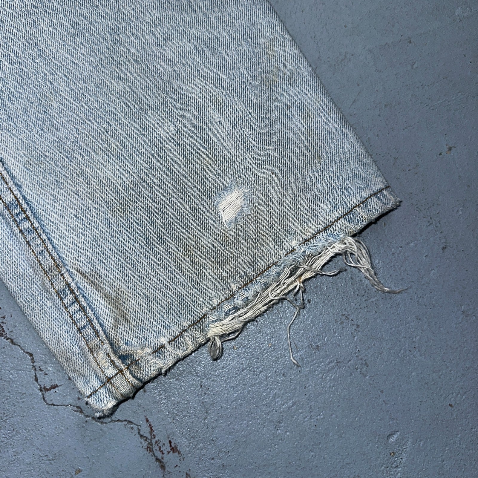 Levis 501 Vintage 90s USA XX Straight Leg Jeans Blue Light Wash 33x34 Act 30x32