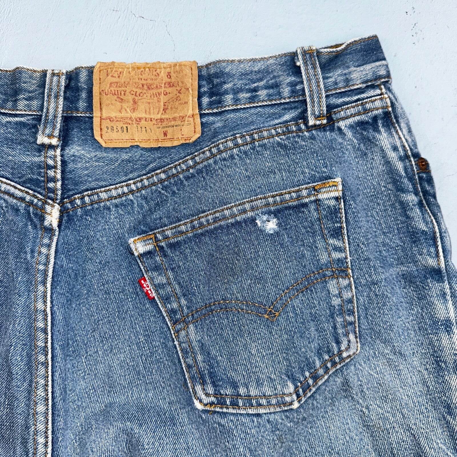 Vintage Womens Levis 29501 0115 Med Wash High Rise 501 Mom Jeans USA 38x28