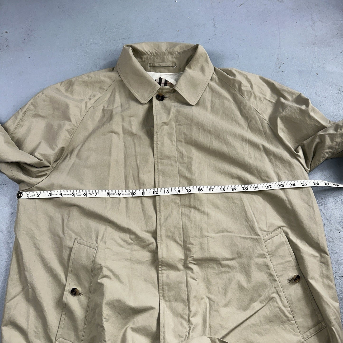 Burberrys VTG London Beige Nova Check Trench Coat Mens Size 44 Regular RARE!