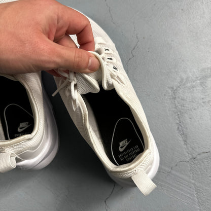 Nike Air Max Axis White Sneakers Women's Size 9 Running AA2168-100