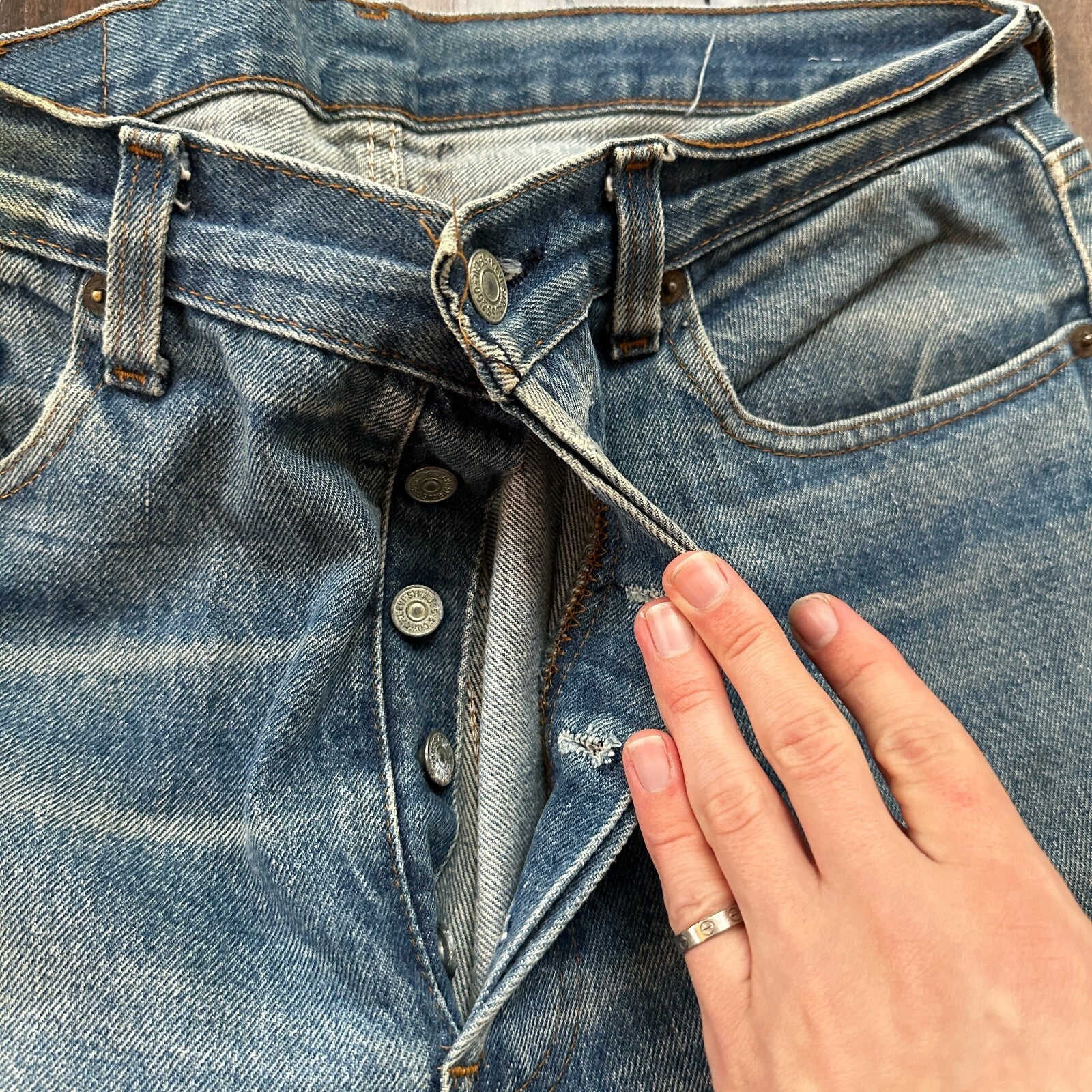 VTG USA Levis 501 Button Fly 80s Tag Jeans 32x27 Straight Leg Thrashed Ripped