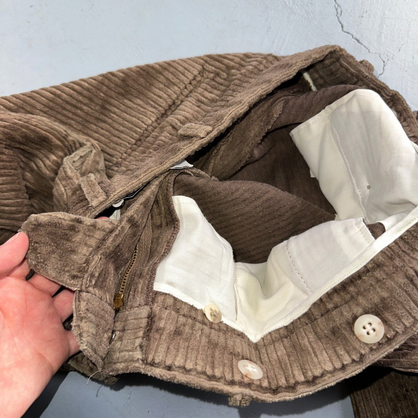 J. Peterman Pants Mens 38 Brown Thick Corduroy Pleated Chino Straight Pockets