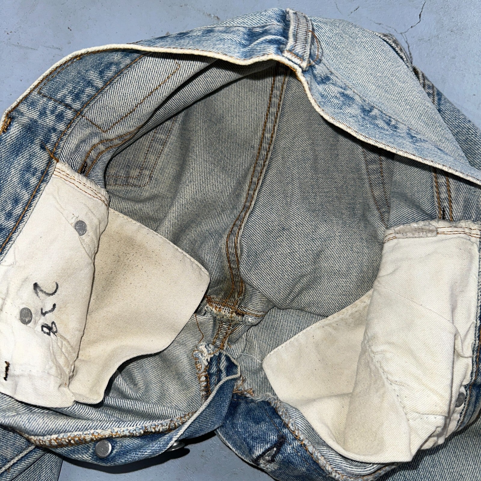 Levis 501 Vintage 80s Redline Selvedge USA XX Jeans Light Wash 29x34 Act 27x28