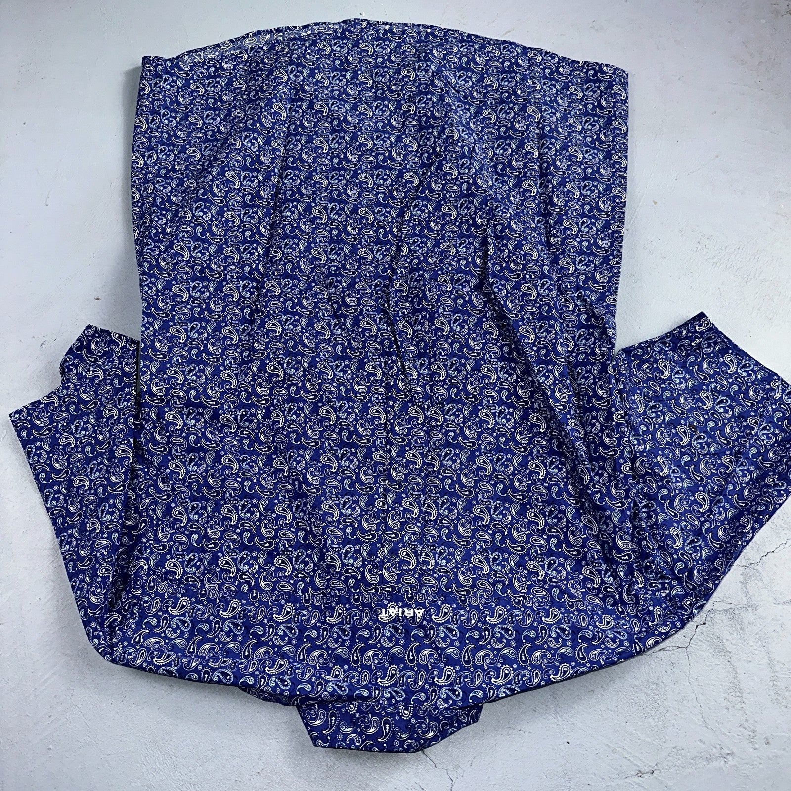 Ariat Button-Down Short Sleeve Shirt Size Large Blue Paisley 100% Cotton Casual