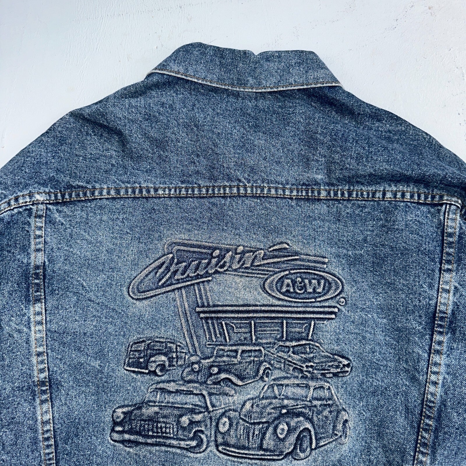 Crusin USA Cars Vintage 1980s Embossed Men's Denim Jacket Sz L Trucker Muscle