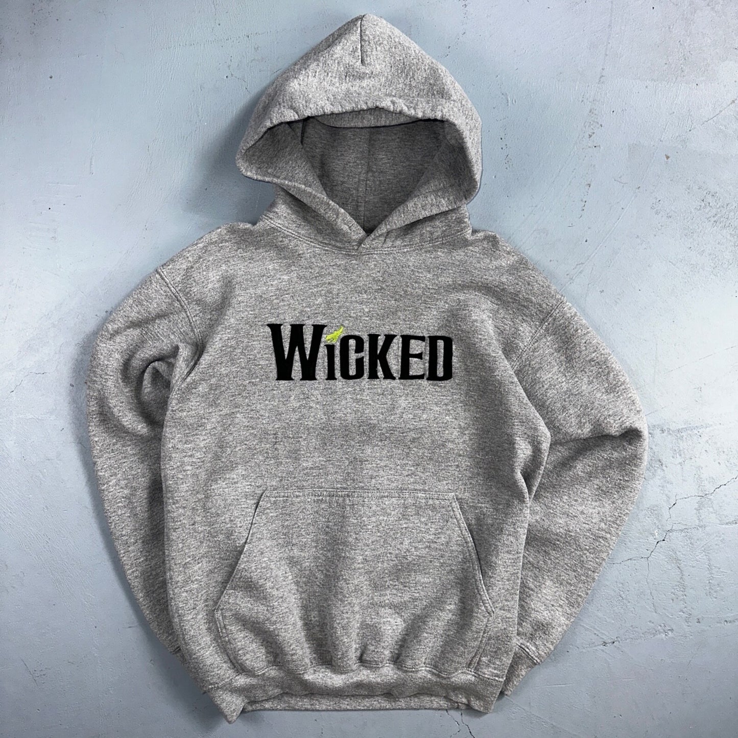 Wicked Hoodie Gildan Y2K Small Vintage 00s Wizard Of Oz Musical Promo Sweatshirt