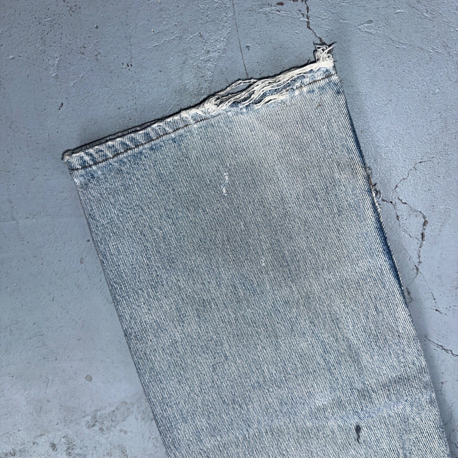 Levis 501 Vintage 90s USA XX Straight Leg Jeans Blue Light Wash 34x36 Act 31x31