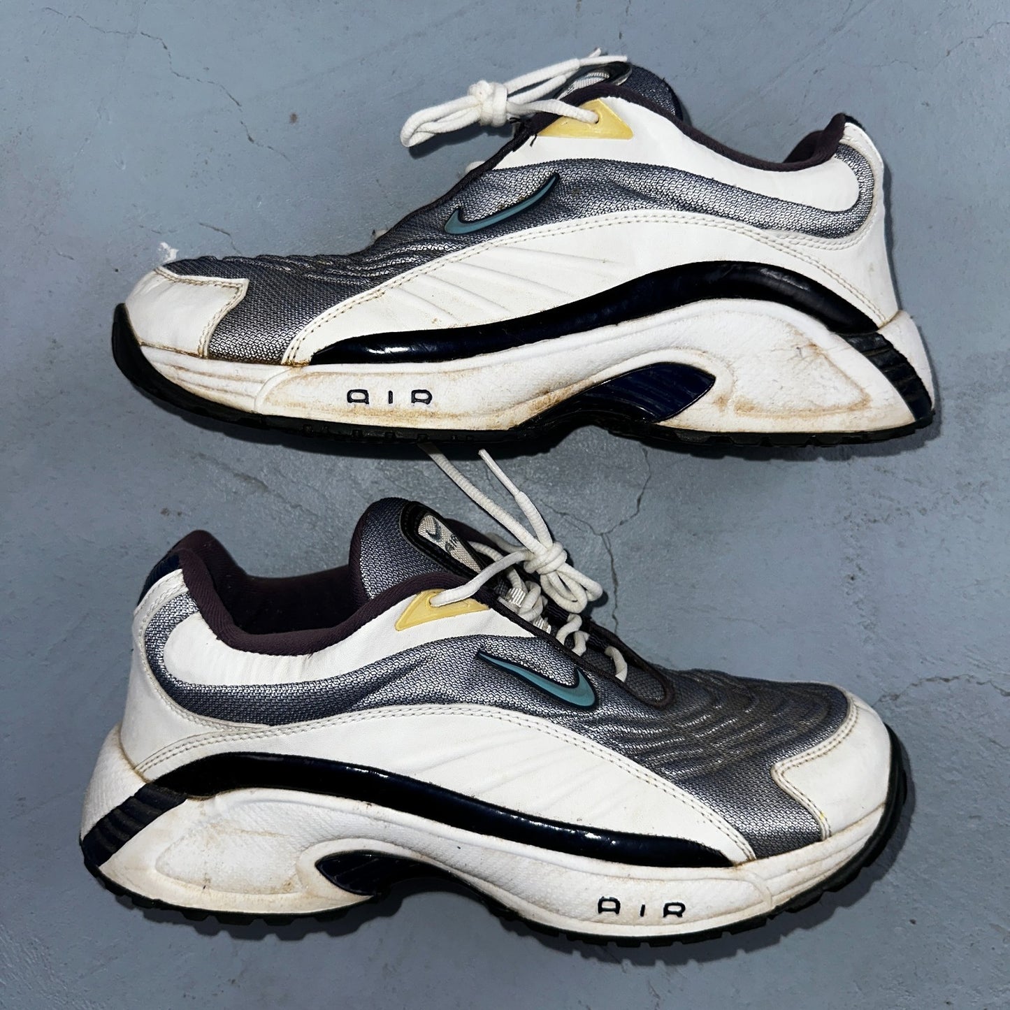 Vintage Nike Trainer Mens White Purple Size 10 USA Leather Sneaker 303901 Y2K