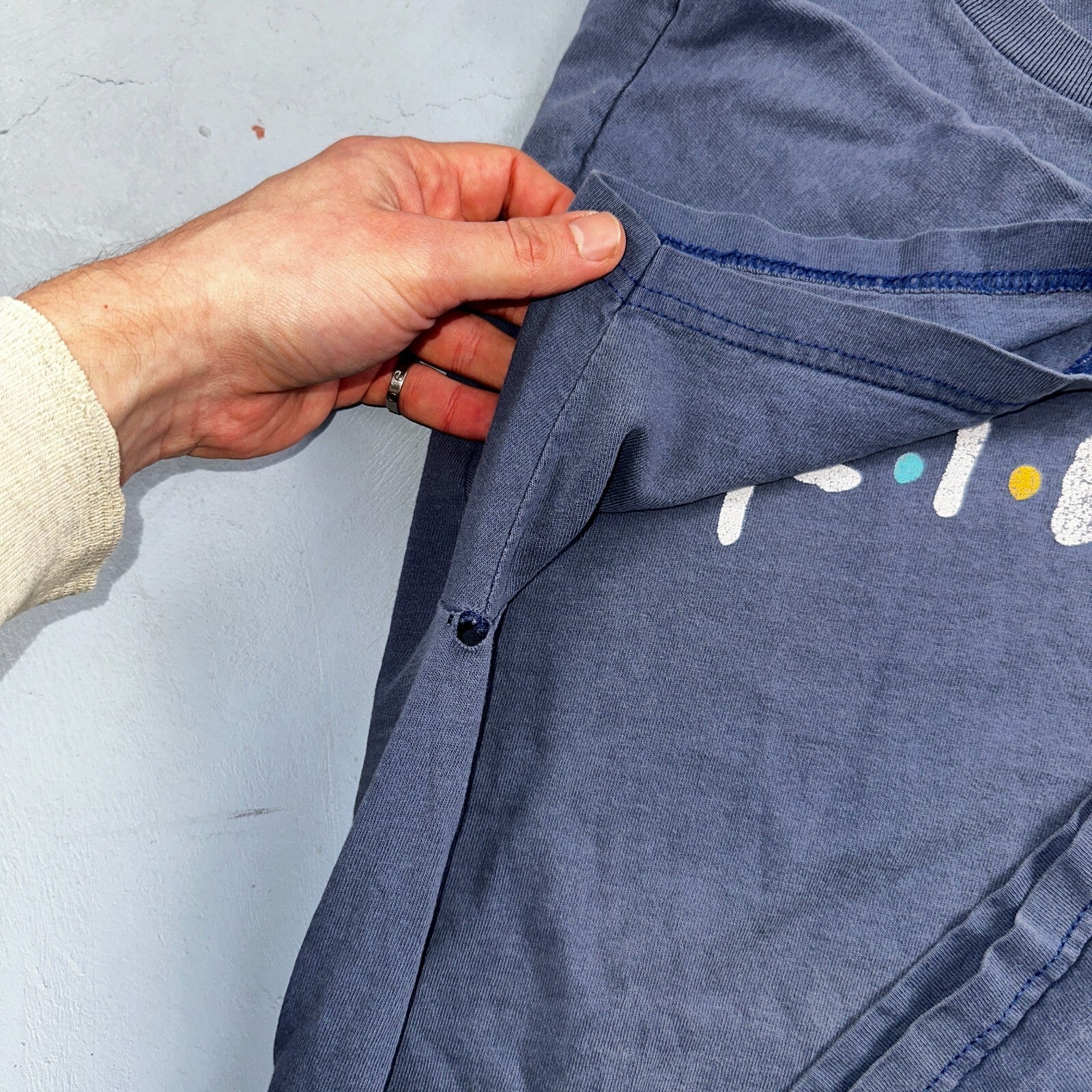 Friends 90s Promo VTG T Shirt TV Show Y2K FOTL Simple Title Screen Logo Sitcom