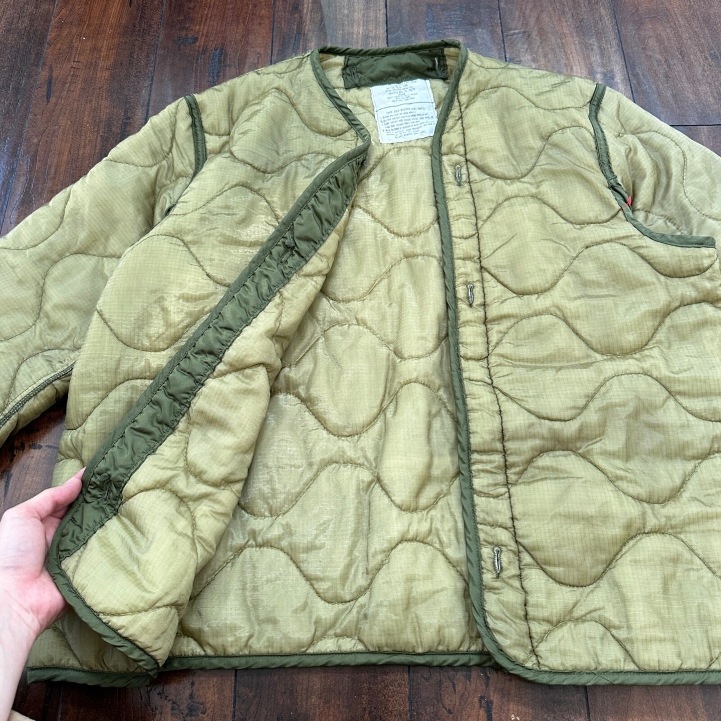 VTG 1970s Military Liner Mens Medium Green Quilted Cold Weather DSA100-74-C-1596
