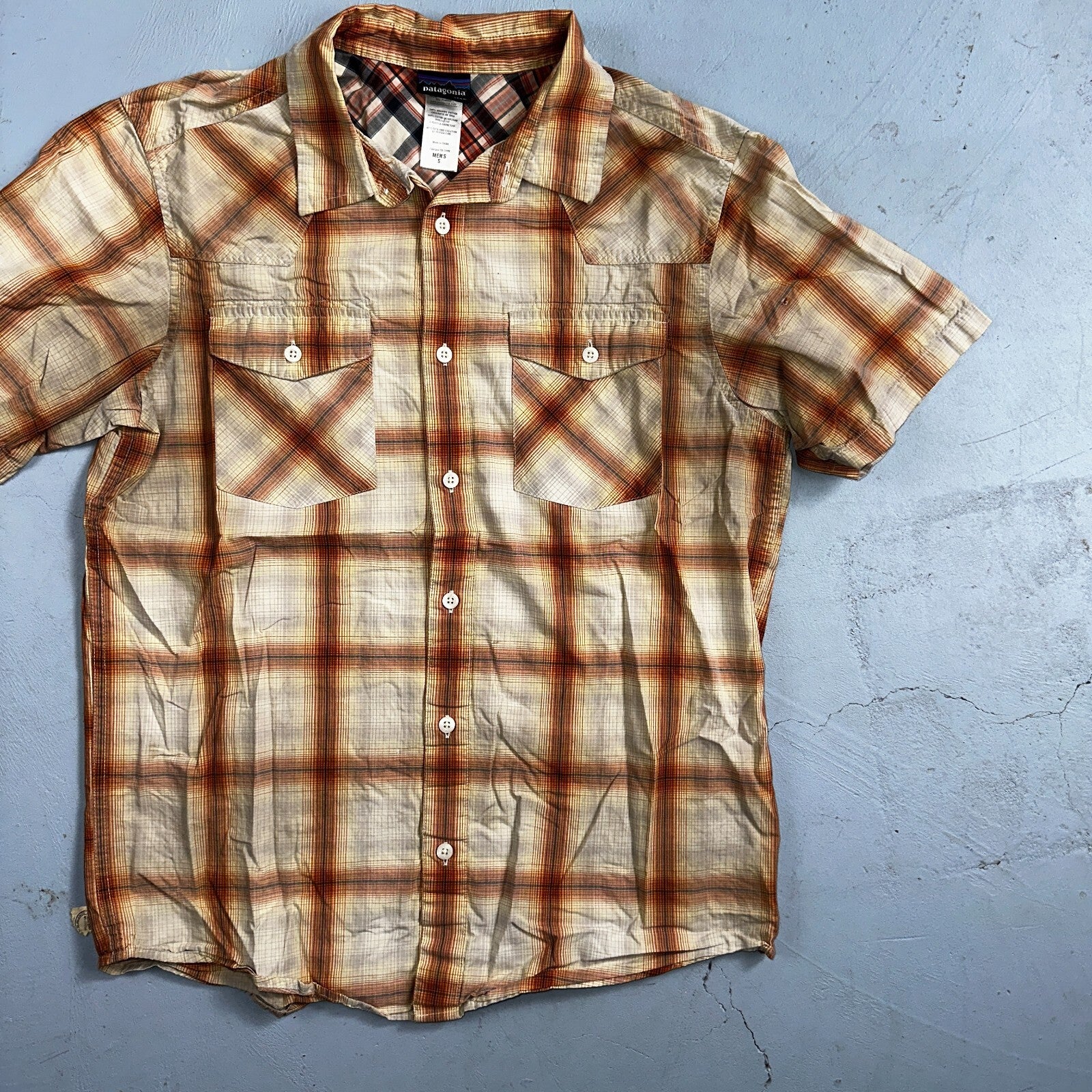 Patagonia Men's Button Down Short Sleeve Shirt S Organic Cotton Plaid Fall