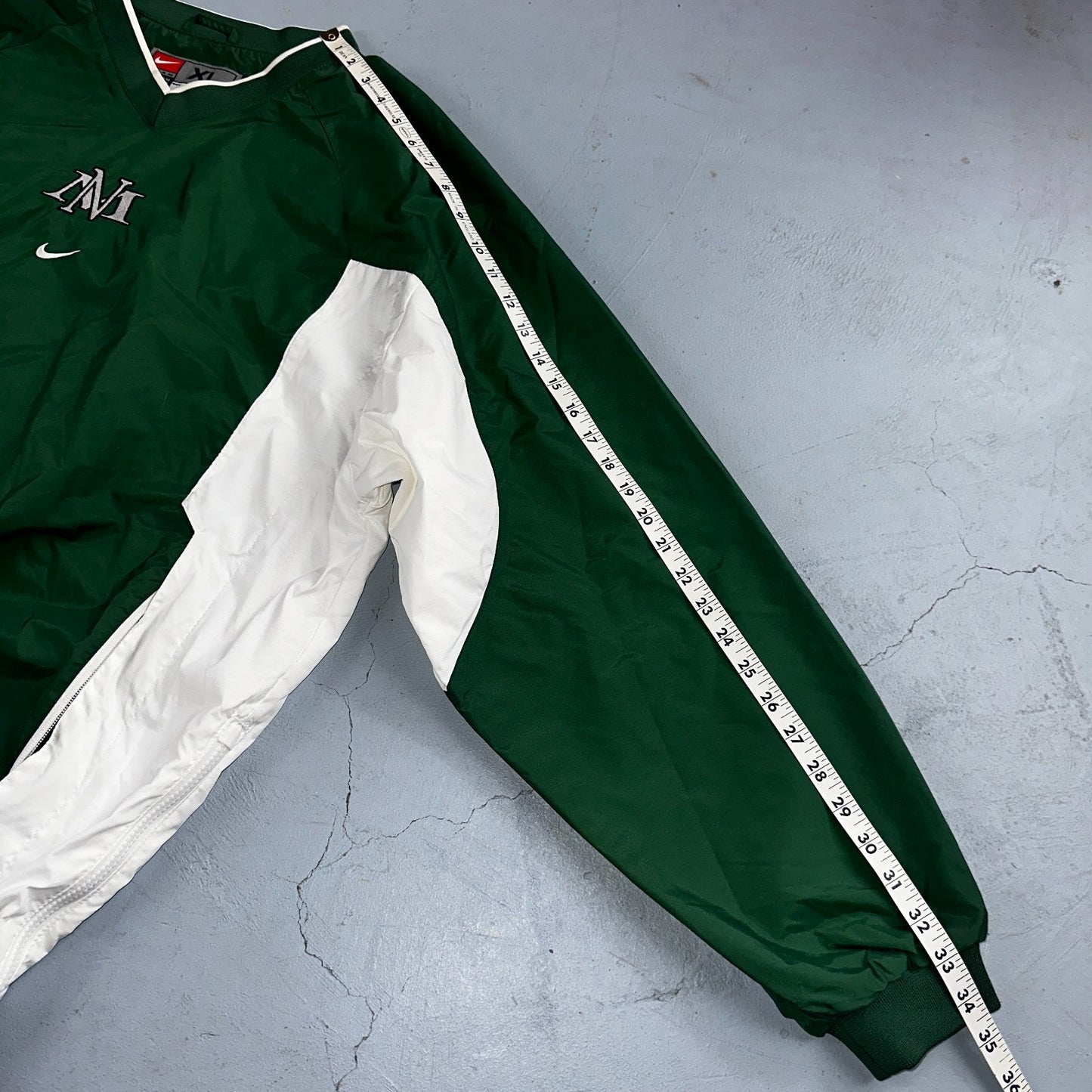 Vintage 90s Nike Men's Swoosh V-Neck Green Pullover Windbreaker XL Center Swoosh