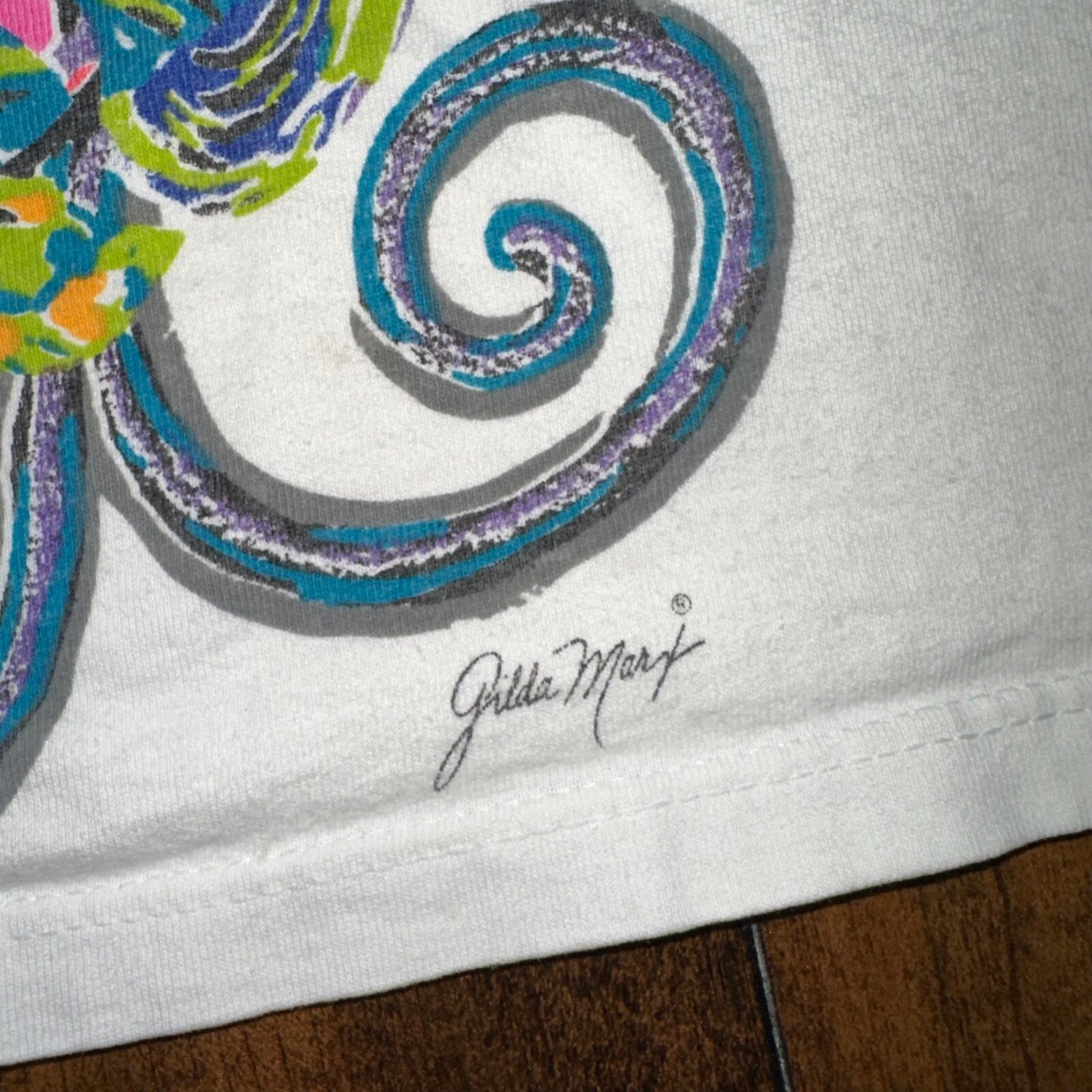 Flowers Big Print Vintage T Shirt 90s Love Butterflies Brick Art Cute Picasso