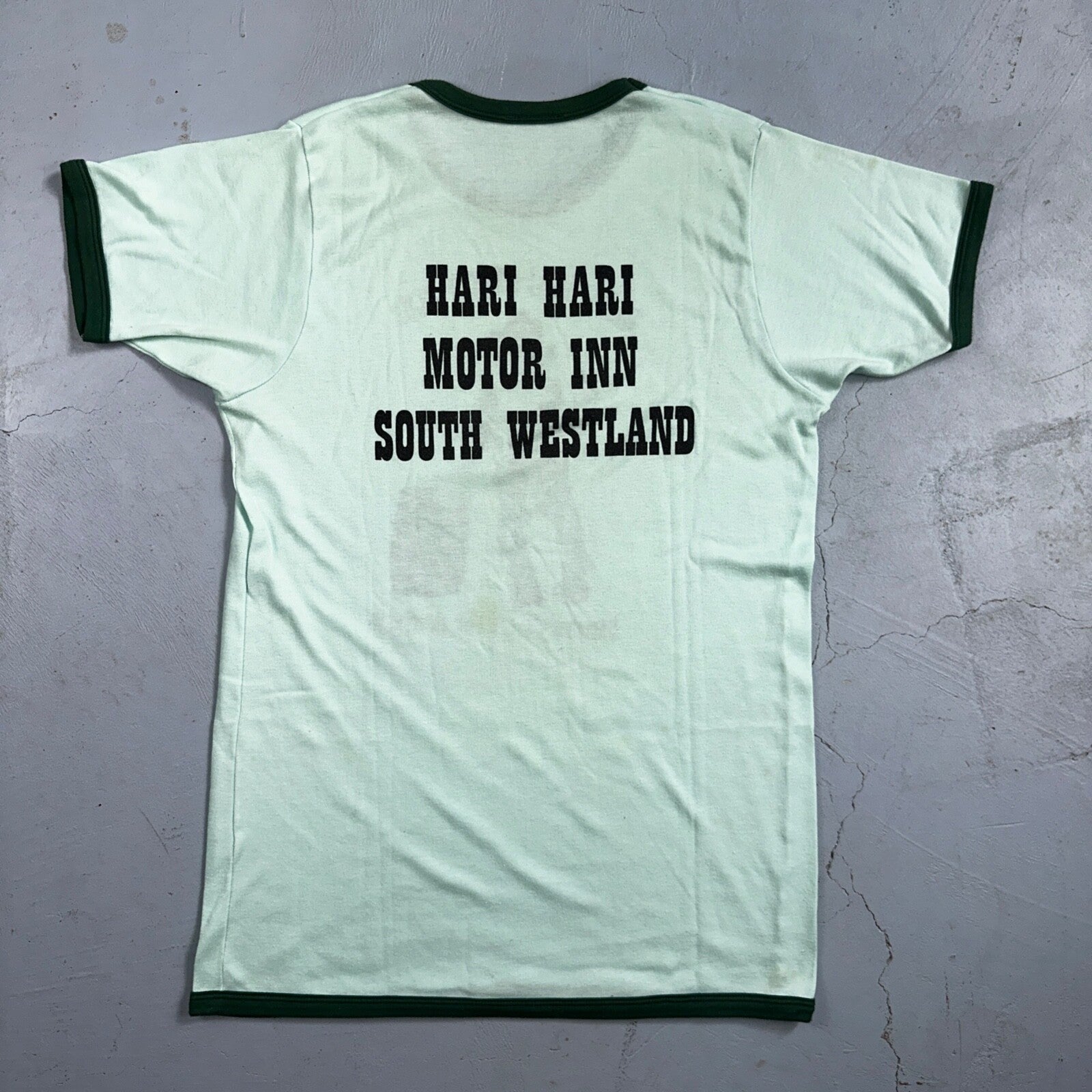 Hari Hari Motor Inn VTG T Shirt Funny Drinking Alcohol Joke Humor Barrel 70s