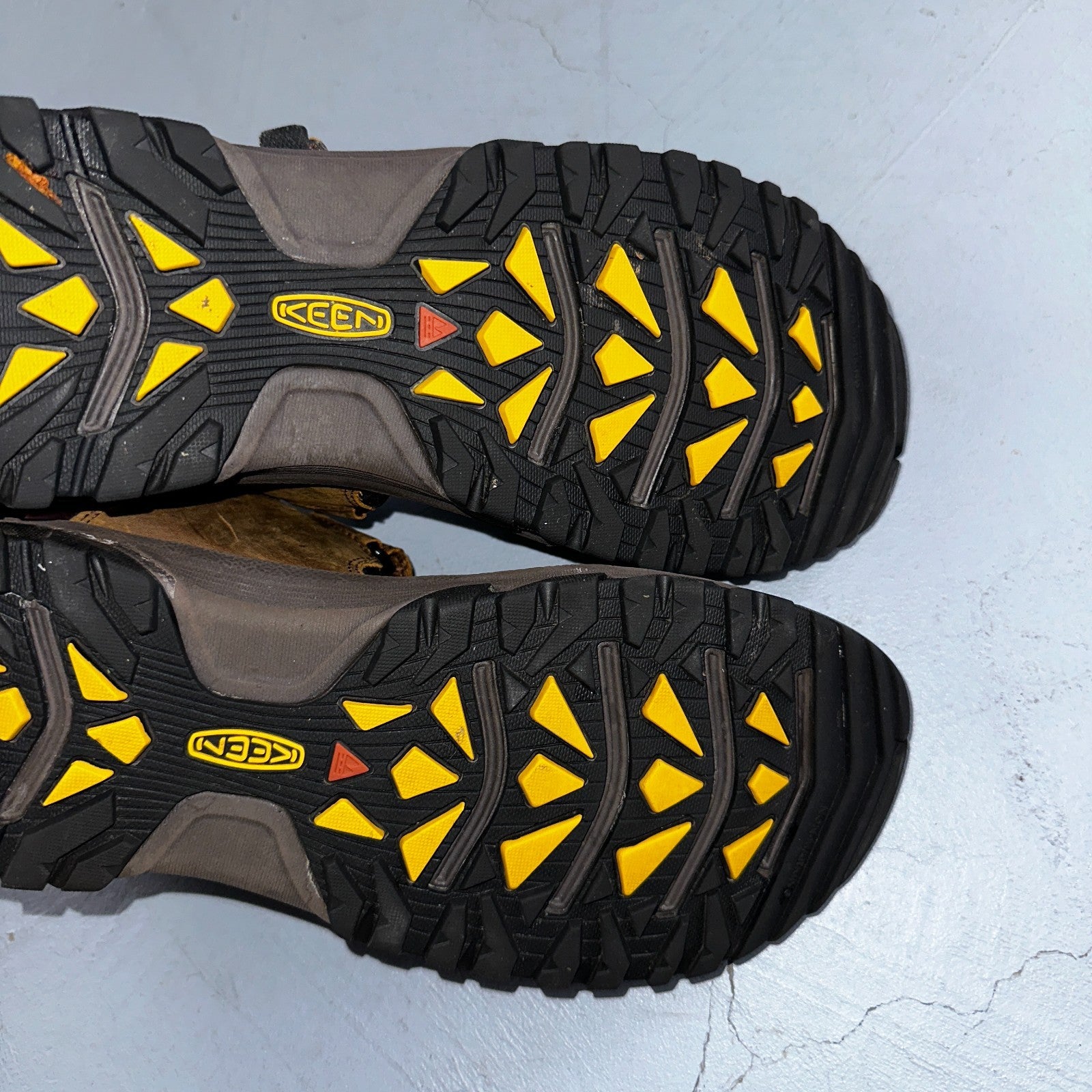 Keen US Mens Size 13 M Targhee III Open Toe Adjustable Waterproof Sandal Brown