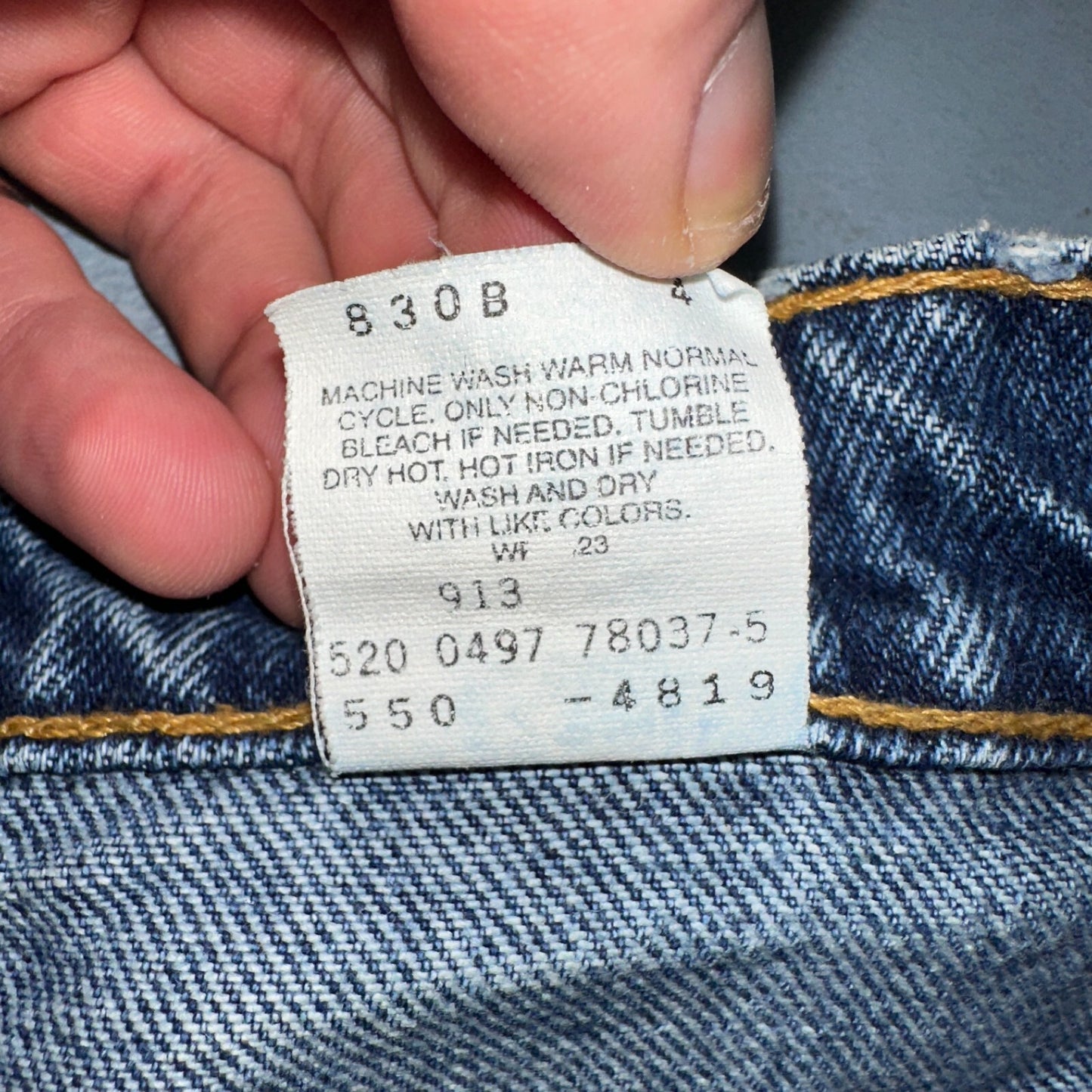 Levis 550 Vintage 90s USA Red Tab Relaxed USA Blue Med Wash Jeans 32x32 Ac 31x30