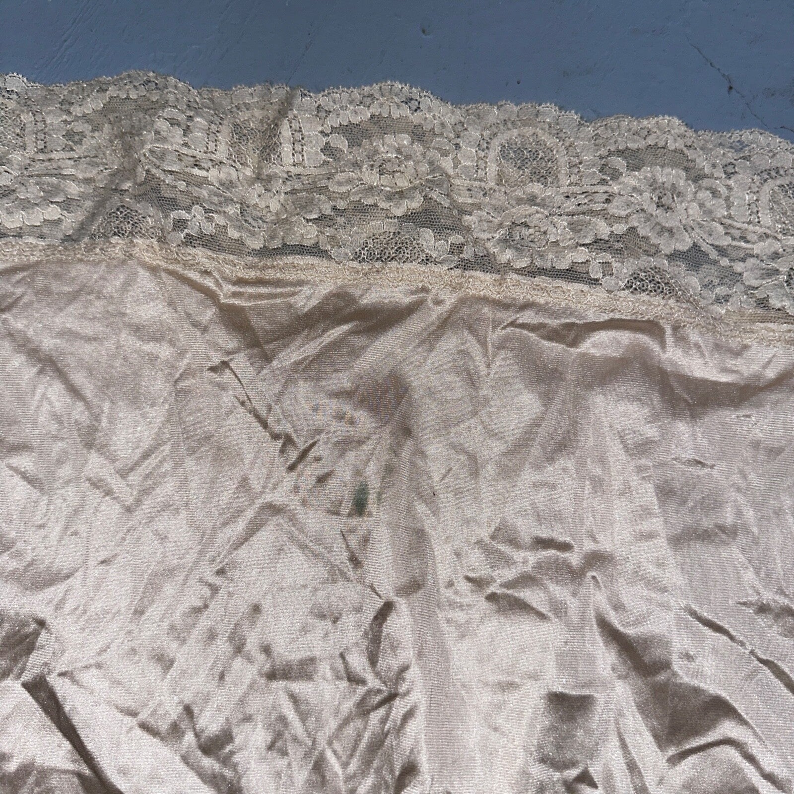 Deena Women Slip Skirt Lace Hem Elastic Waist Cream Small VTG Lingerie Bridal