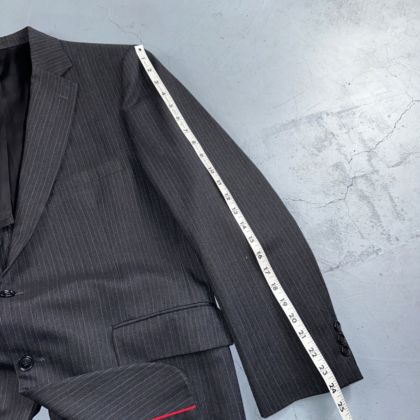 VTG Botany 500 Couture 42 USA MADE 2Pc Black/Gray Pinstriped Wool Suit