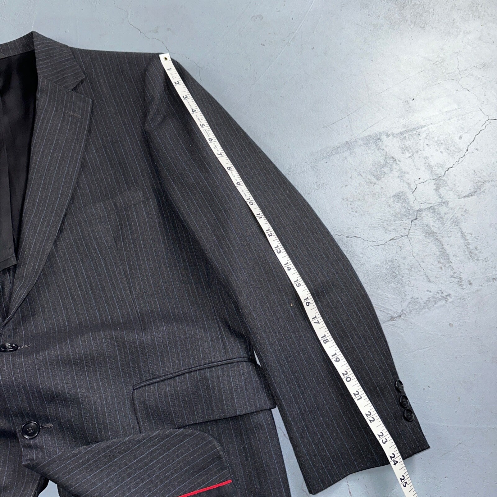 VTG Botany 500 Couture 42 USA MADE 2Pc Black/Gray Pinstriped Wool Suit