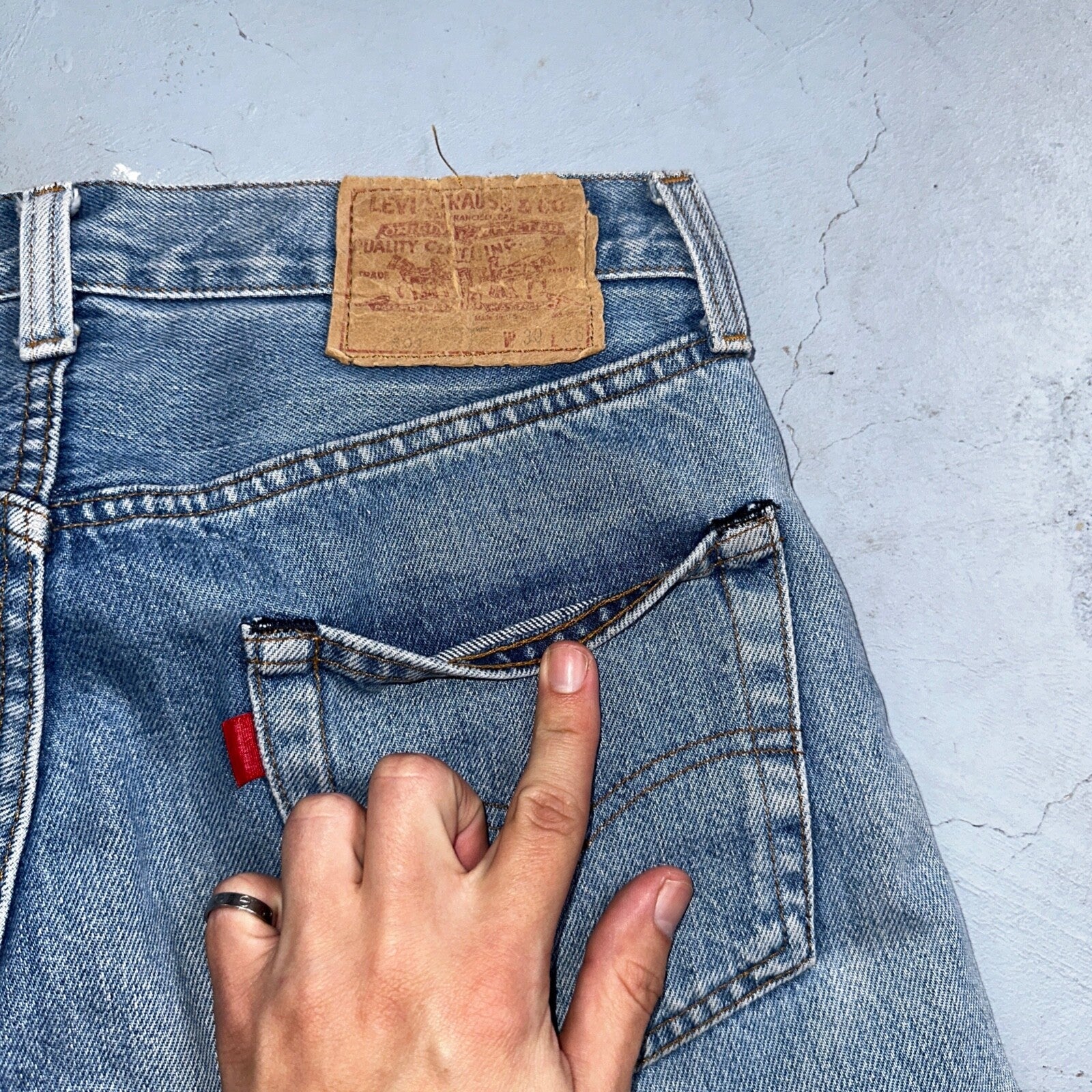 Levis 501 Vintage 80s Redline Selvedge USA XX Jeans Light Wash 30x36 Act 29x25