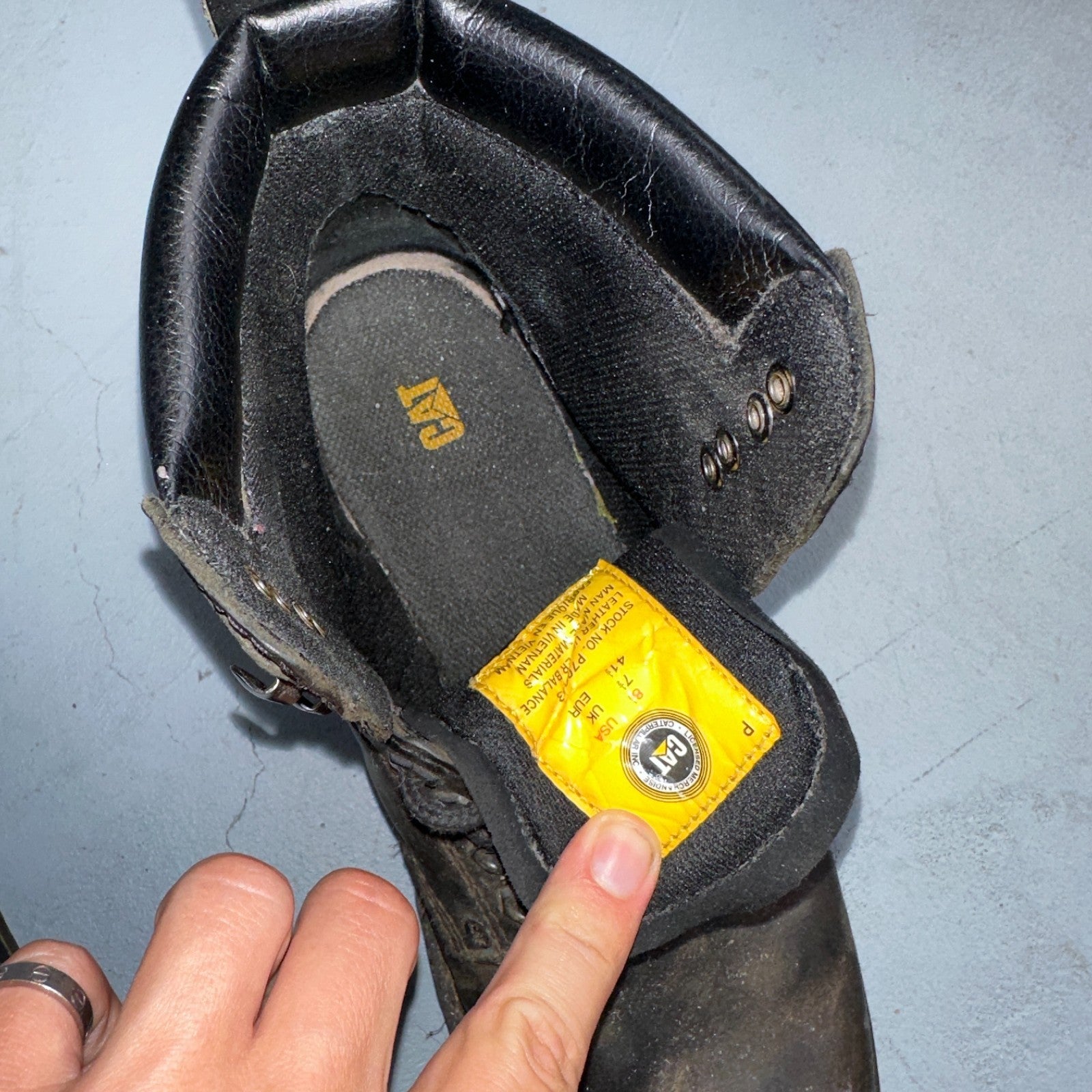 Caterpillar Men's Second Shift Work Boot Soft Toe Black Leather Size 8.5 CAT