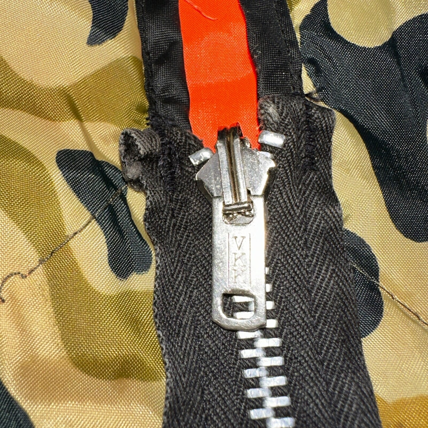 Vintage Duck Camo Vest Adult Large Camouflage Puffer Reversible Hunting Fishing