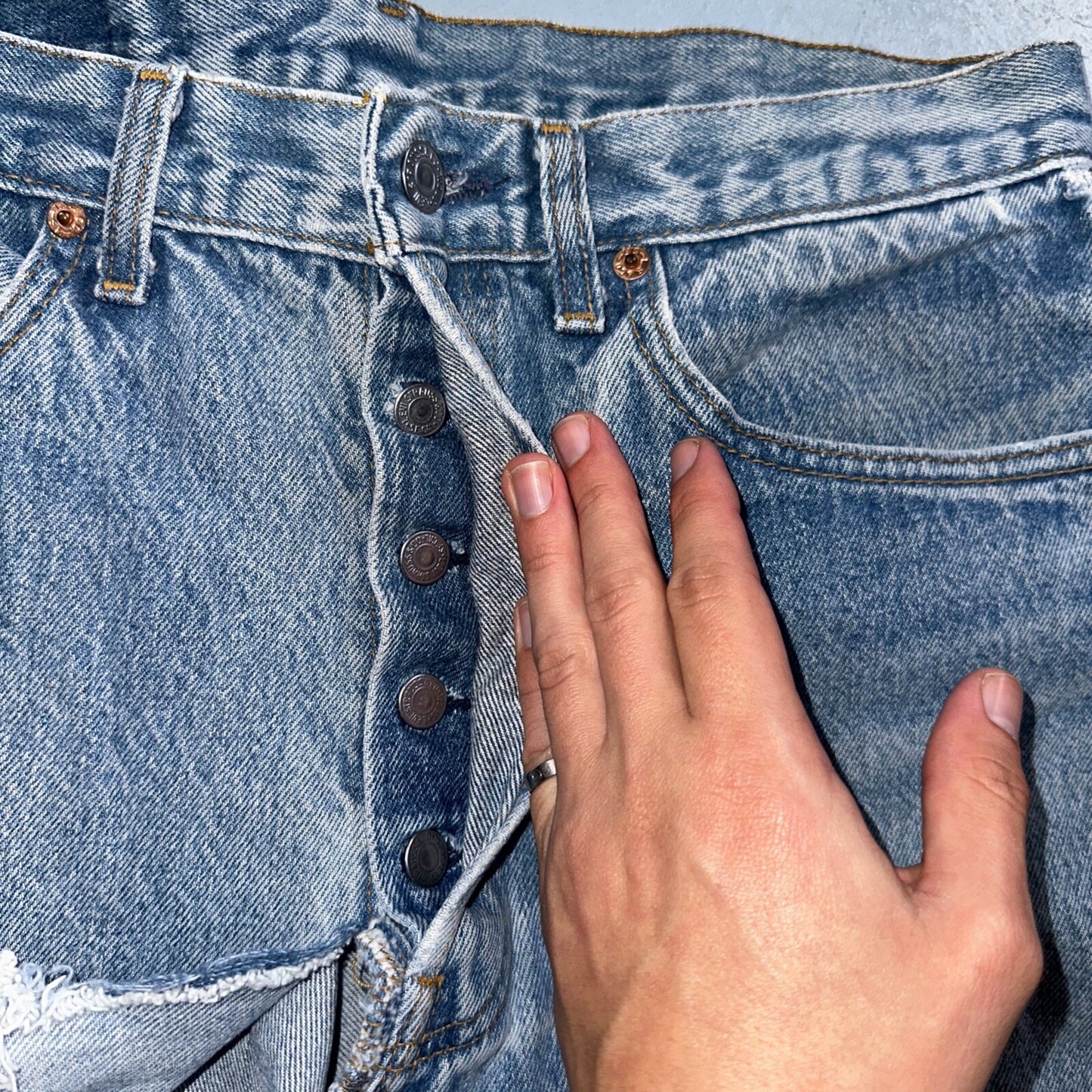 Levis 501 Vintage 90s USA XX Straight Leg Jeans 33x36 Light Wash Act 30x32