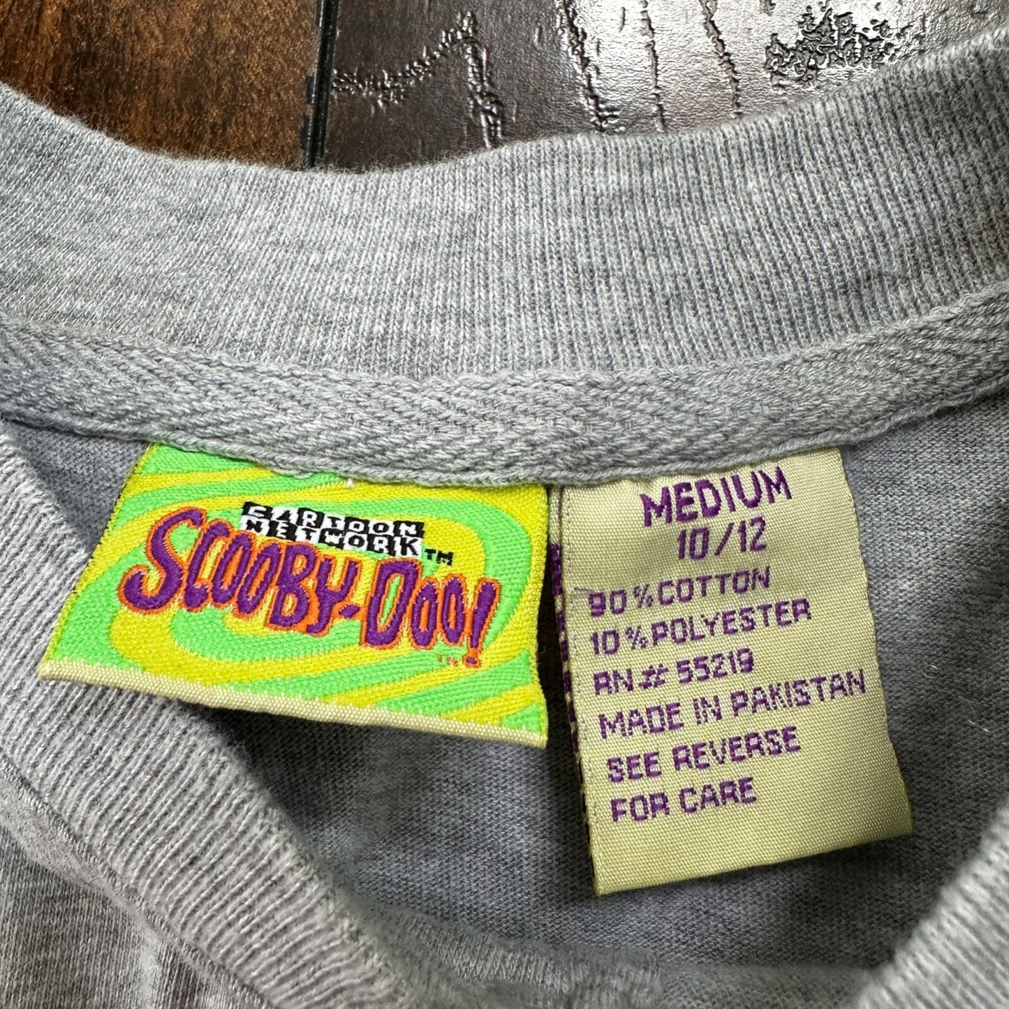 VTG Scooby Doo Cartoon Network Gray Henley Embroidered Shirt Top 90s 2001 Y2K