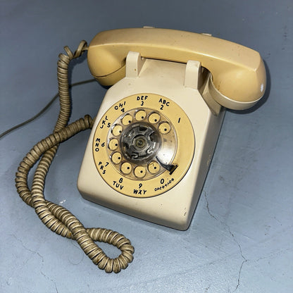 Vintage Bell System Western Electric Rotary Dial Desk Phone 500DM White Yellow