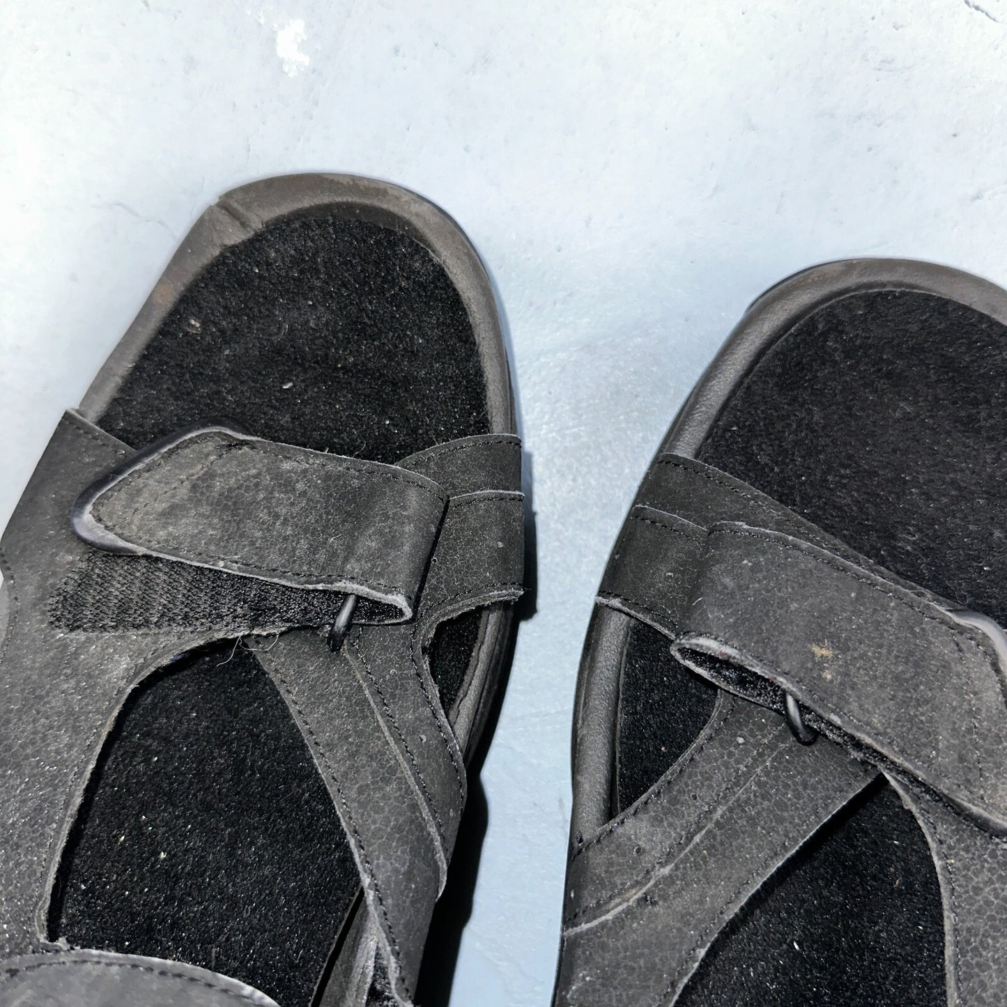 Z-Coil Sidewinder Strappy Sandals Black Shoes Women Size 11 Pain Releif Footwear