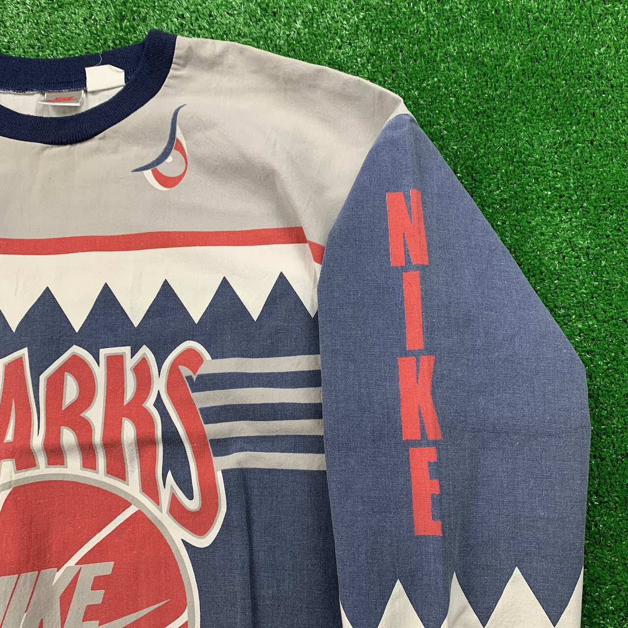 Nike Vintage Sweatshirt Mens T Shirt Sharks Crewneck AOP Basketball Jordan RARE
