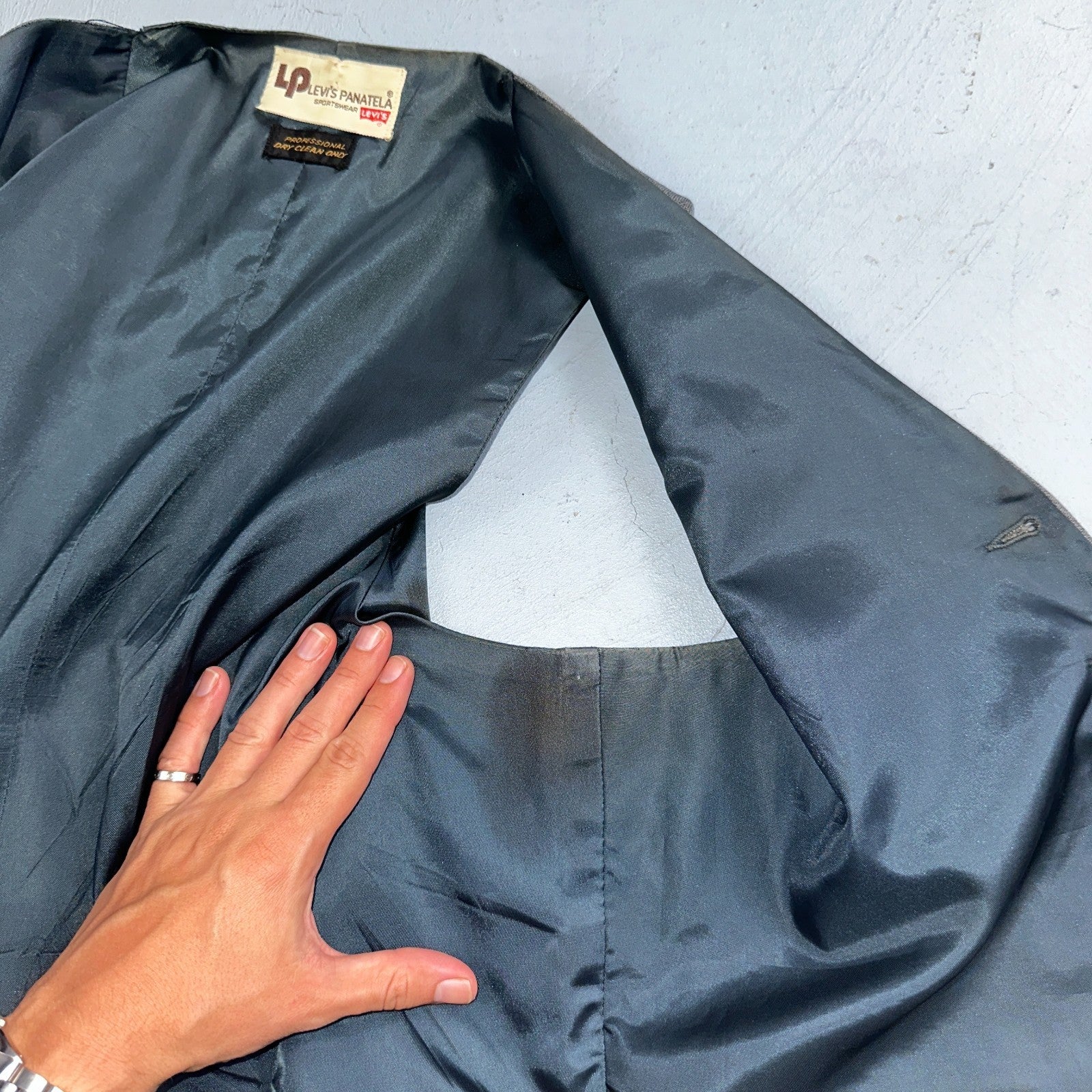 VTG Mens 2 PC Suit 44L Jacket Coat Vest Gray Levis Panatela Wool 80s