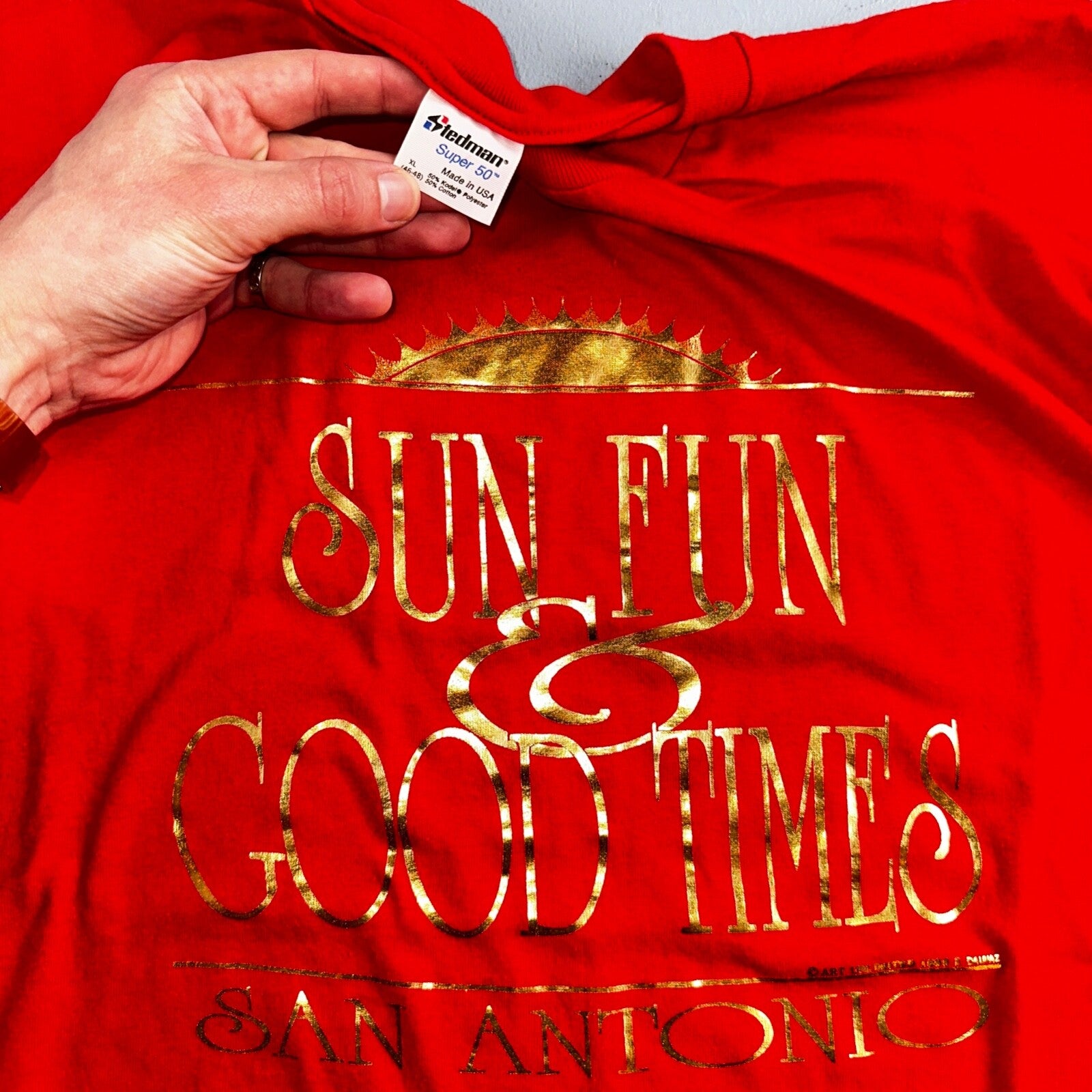 Sun Fun Good Times VTG T Shirt San Antonio Texas Single Stitch 80s Rare Hot Gold