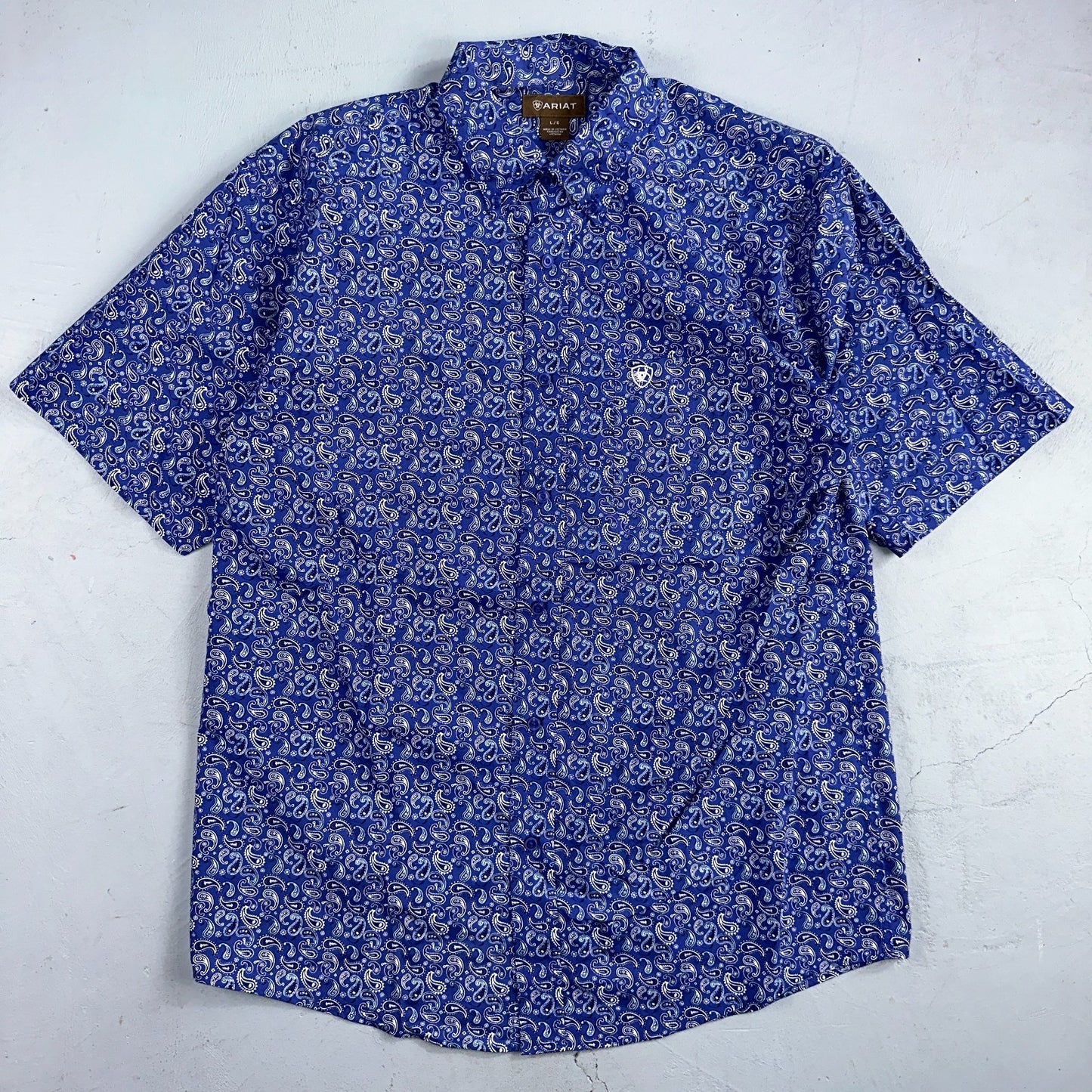 Ariat Button-Down Short Sleeve Shirt Size Large Blue Paisley 100% Cotton Casual