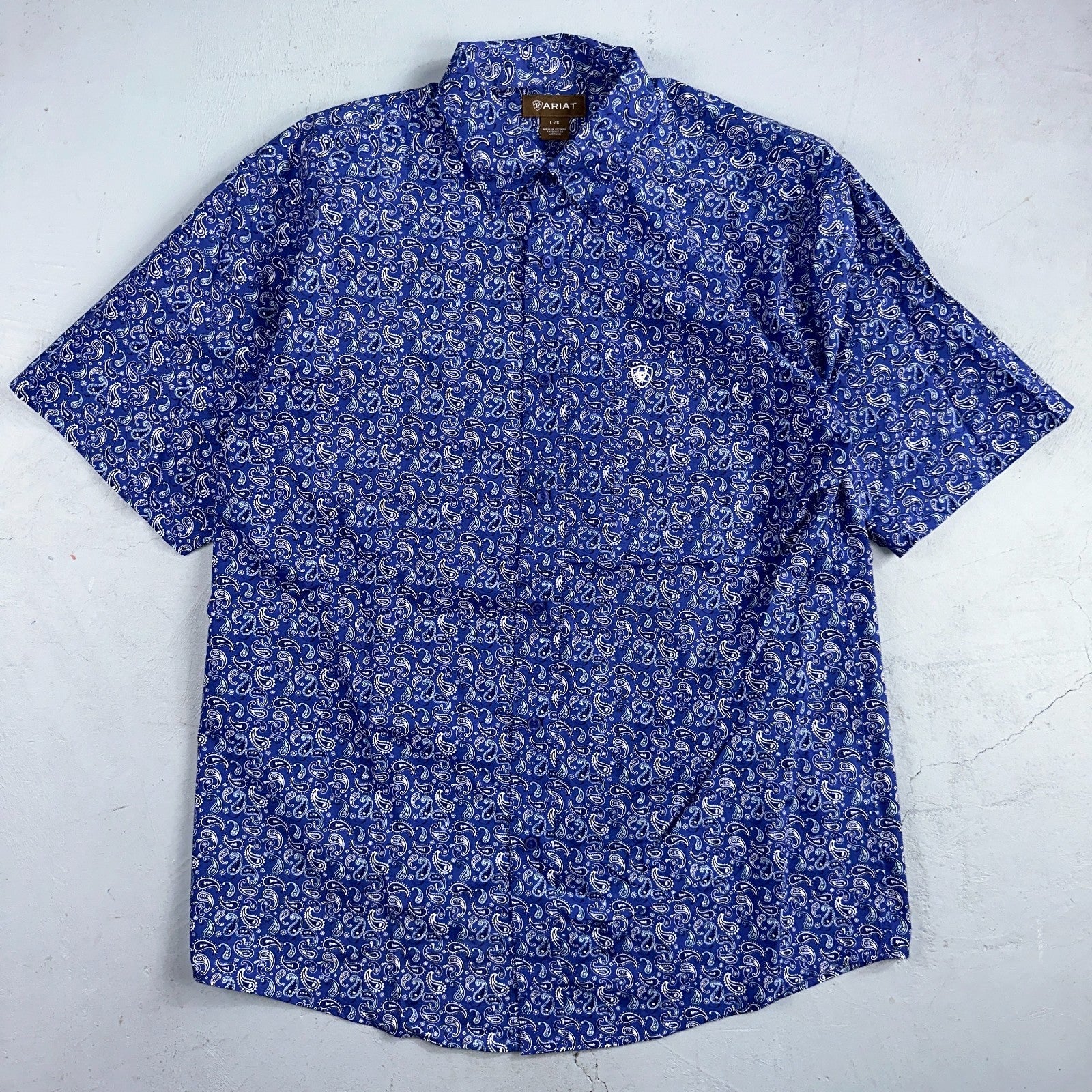 Ariat Button-Down Short Sleeve Shirt Size Large Blue Paisley 100% Cotton Casual
