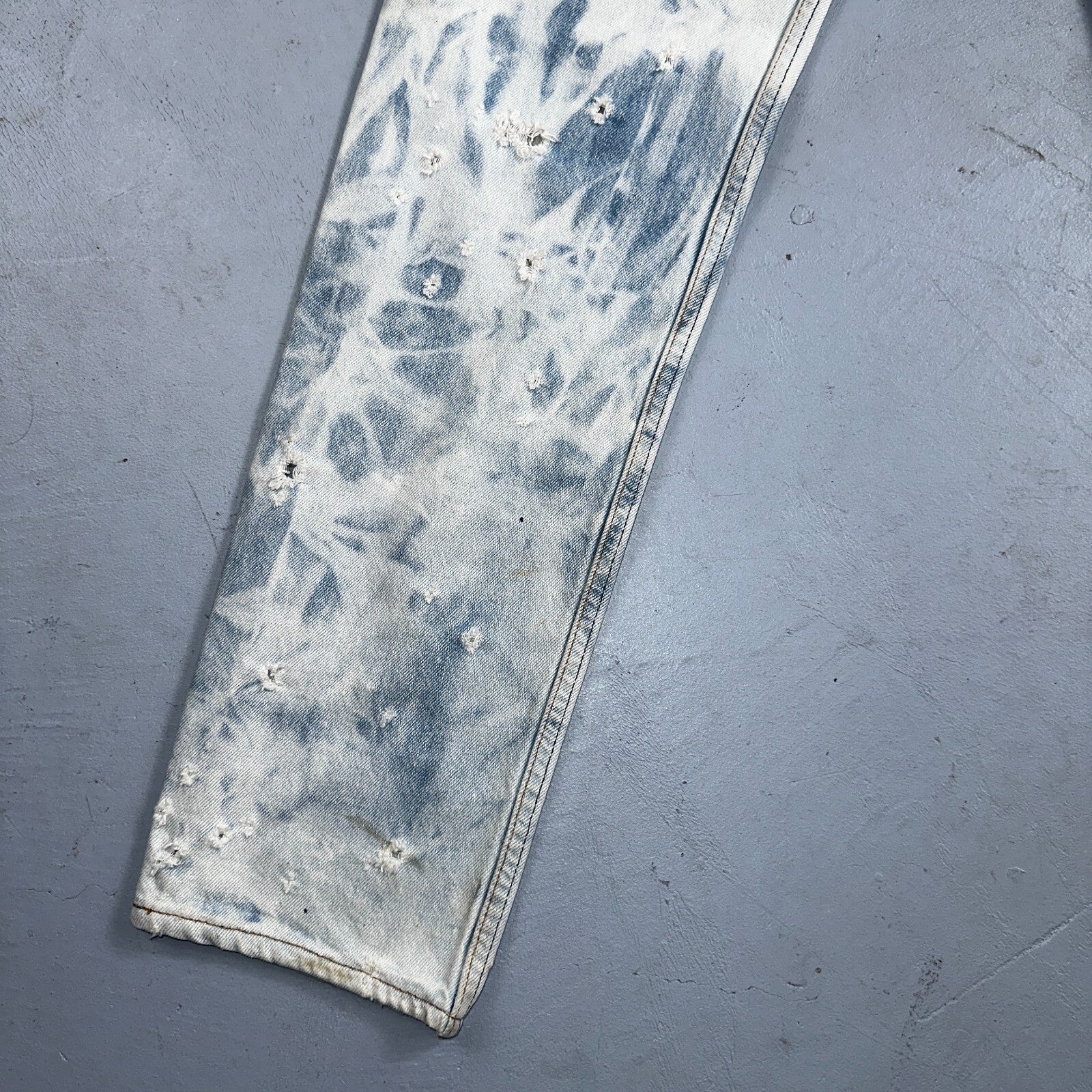 Levis 501 Vintage 80s USA XX Straight Leg Jeans 30x36 Bleach Light Wash Ac 26x31