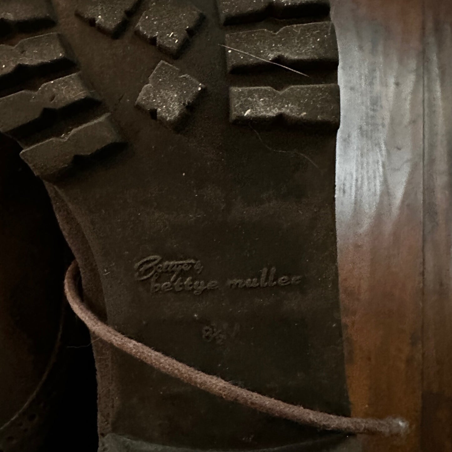 Brown Lace Leather Ankle Boots 8.5 Bootie Bettye Muller Hi Block Heel