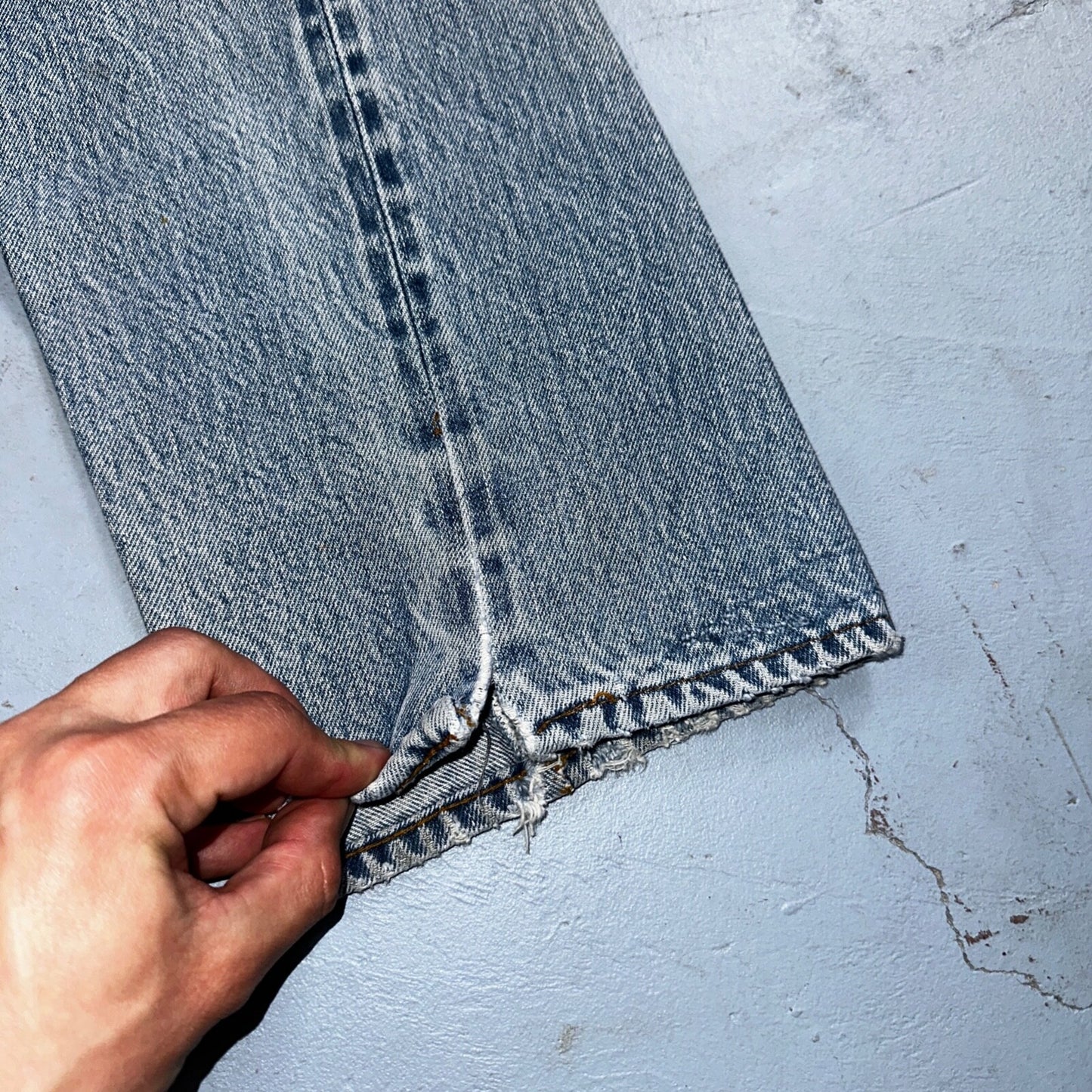 Levis 501 Vintage 80s Redline Selvedge USA XX Jeans Light Wash 27x34 Act 25x29