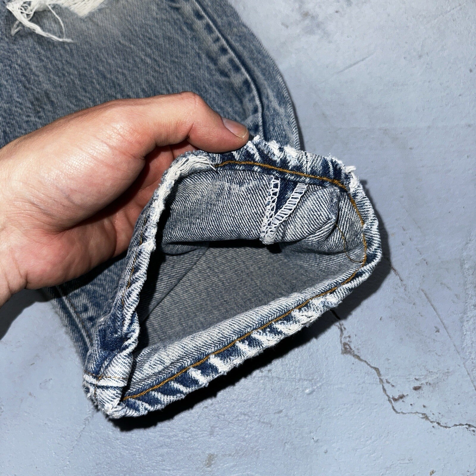 Levis 501 Vintage 80s USA XX Straight Leg Jeans 32x31 Thrashed Wash Act 30x26