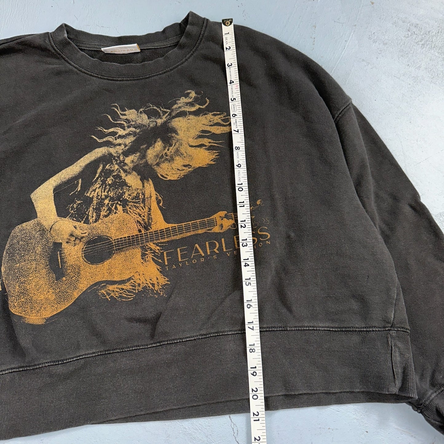 Taylor Swift Fearless Taylor's Version Cotton Cropped Sweatshirt Gray Sz L