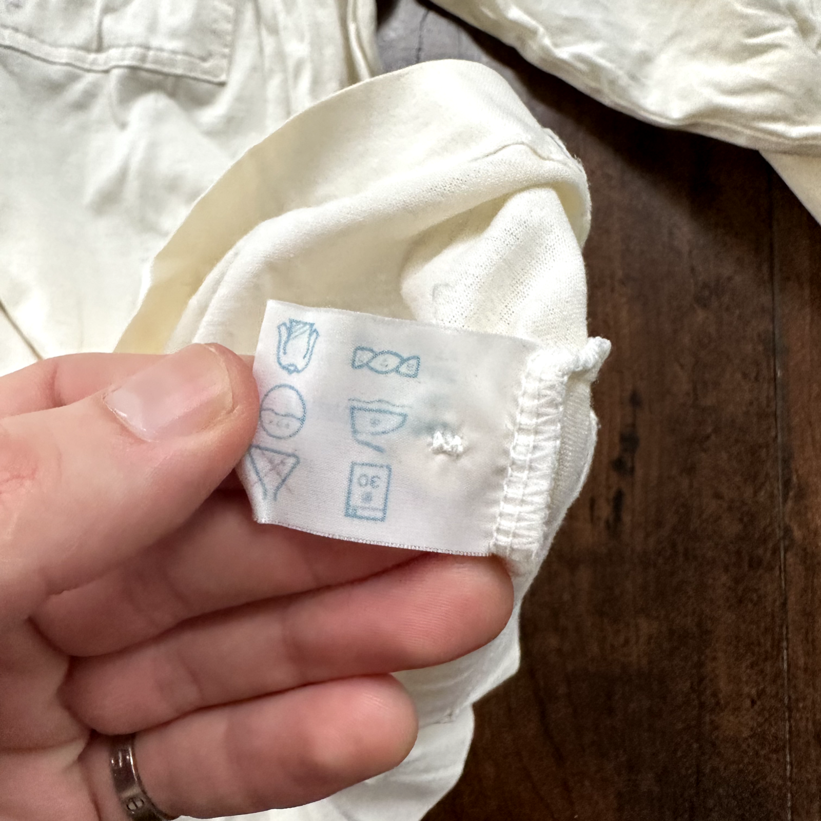 vtg Forge Munsingwear White 70s Shirt poly disco buttons cool white basic 60s