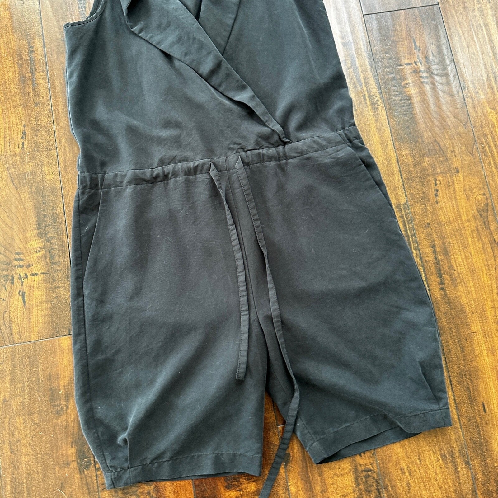 Forever 21 Simple Basic Pattern Romper In White Size L Charcoal Grey/Black