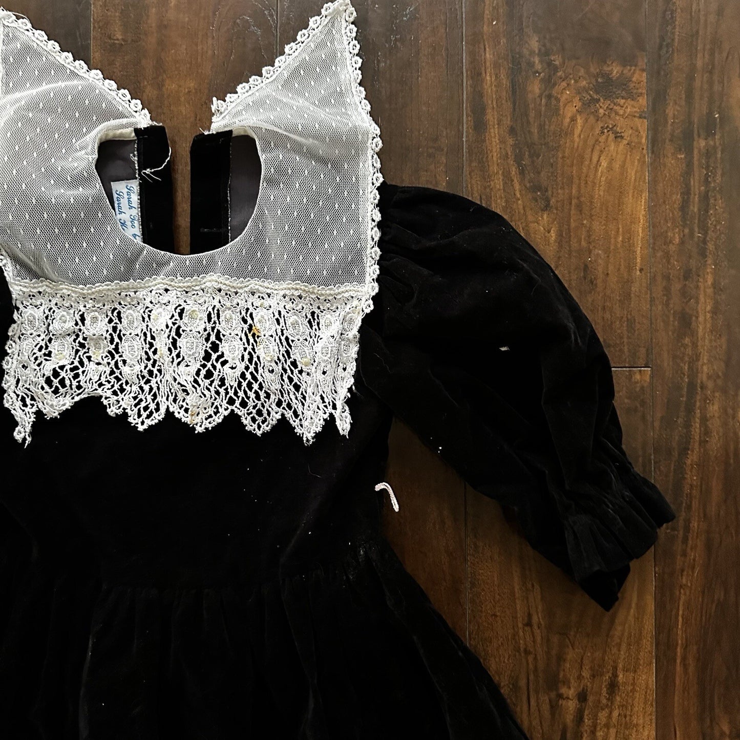 Vintage Sarah Kent Girls Victorian Style Dress Rare Black Pearls White Velour