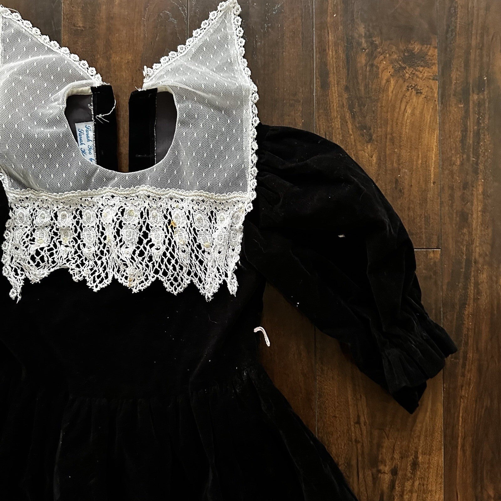 Vintage Sarah Kent Girls Victorian Style Dress Rare Black Pearls White Velour