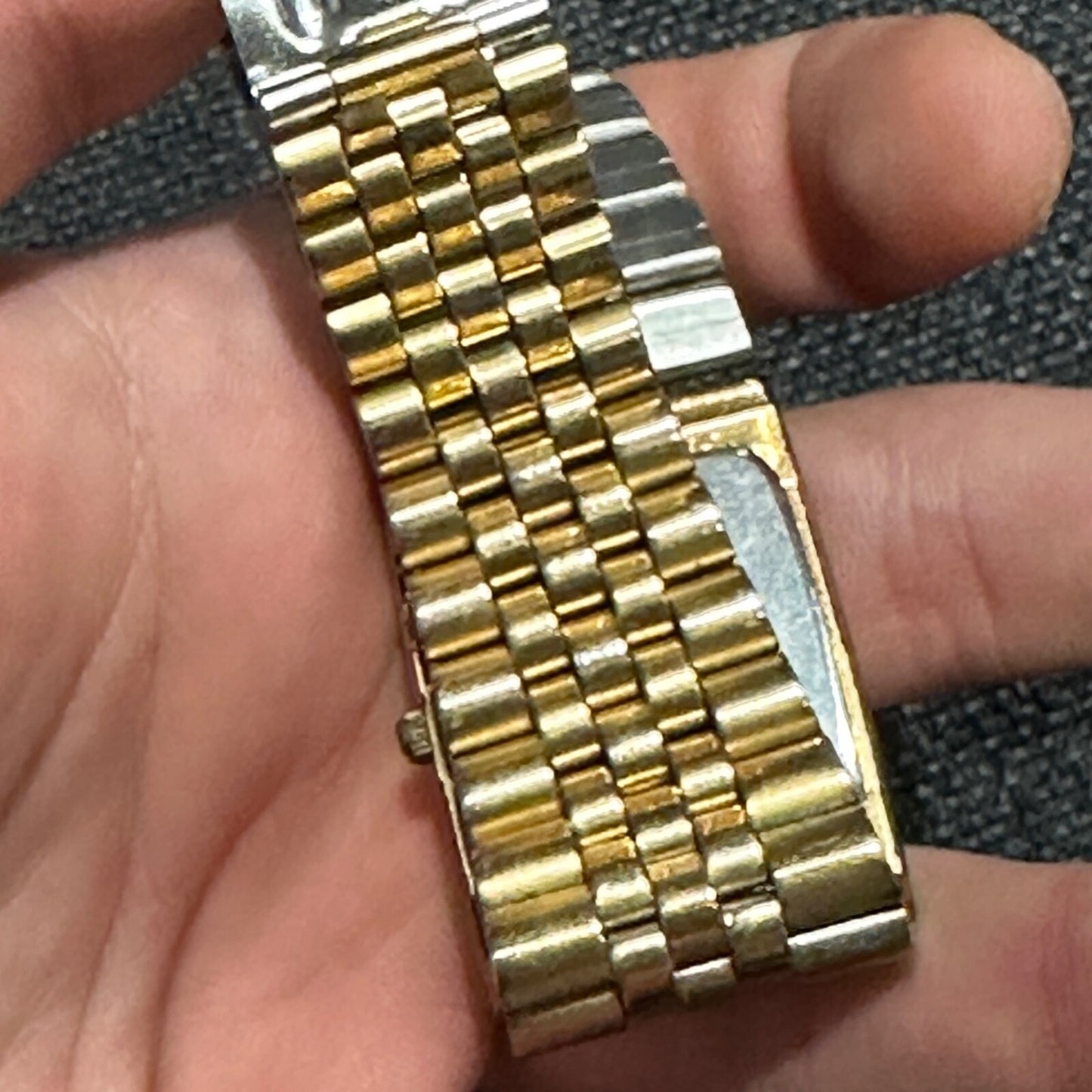 Ladies ELGIN Classic Gold Tone Petite Dress/Casual Bracelet Watch VTG Square