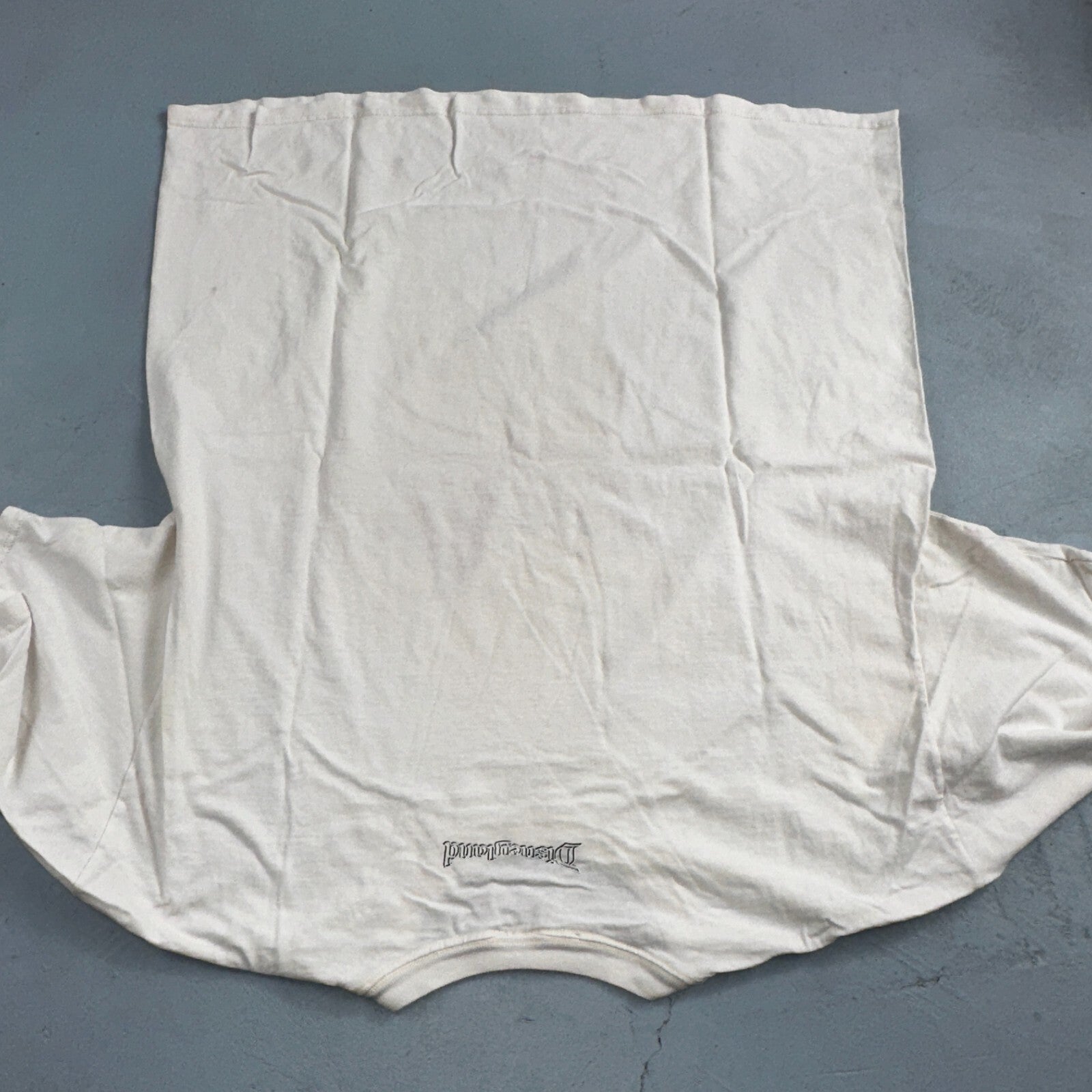 Winnie the Pooh Happy VTG T Shirt Disney Big Print Distressted Disneyland Bear