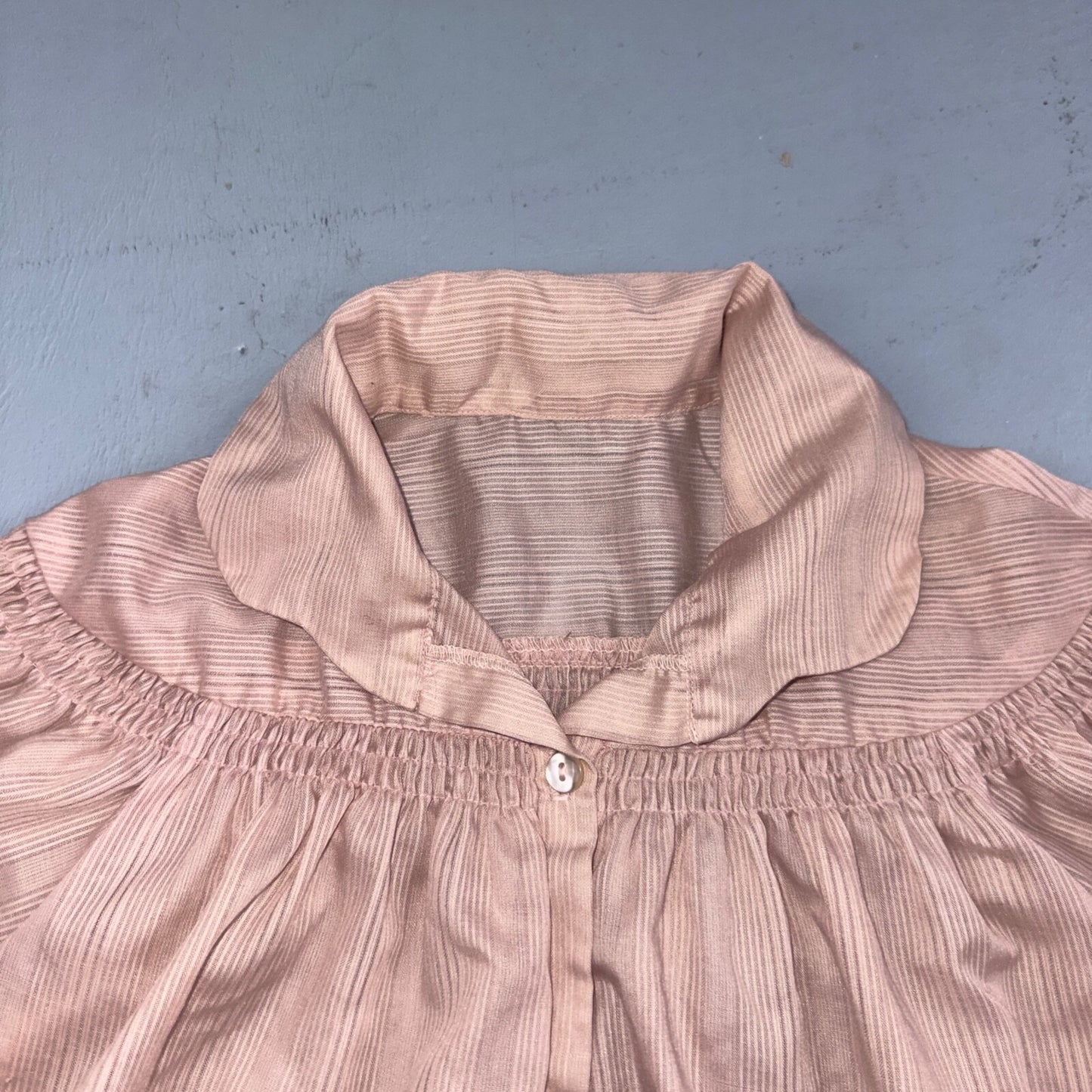 Vintage 70s Womens M Groovy Basic Print Button-Down Shirt 1970s Pink Rockabilly